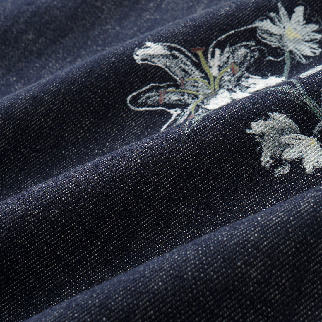 “Easy Go Chic”義大利浮描蠟花繪印工藝牛仔馬甲背心—Blue Bloom藍野花語