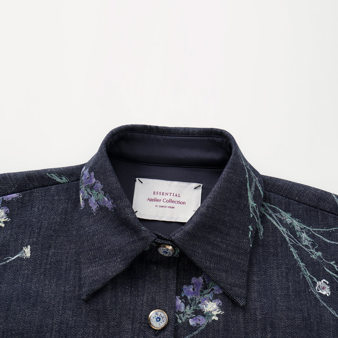 “Easy Go Chic”義大利浮描蠟花繪印工藝牛仔襯衫—Blue Bloom藍野花語