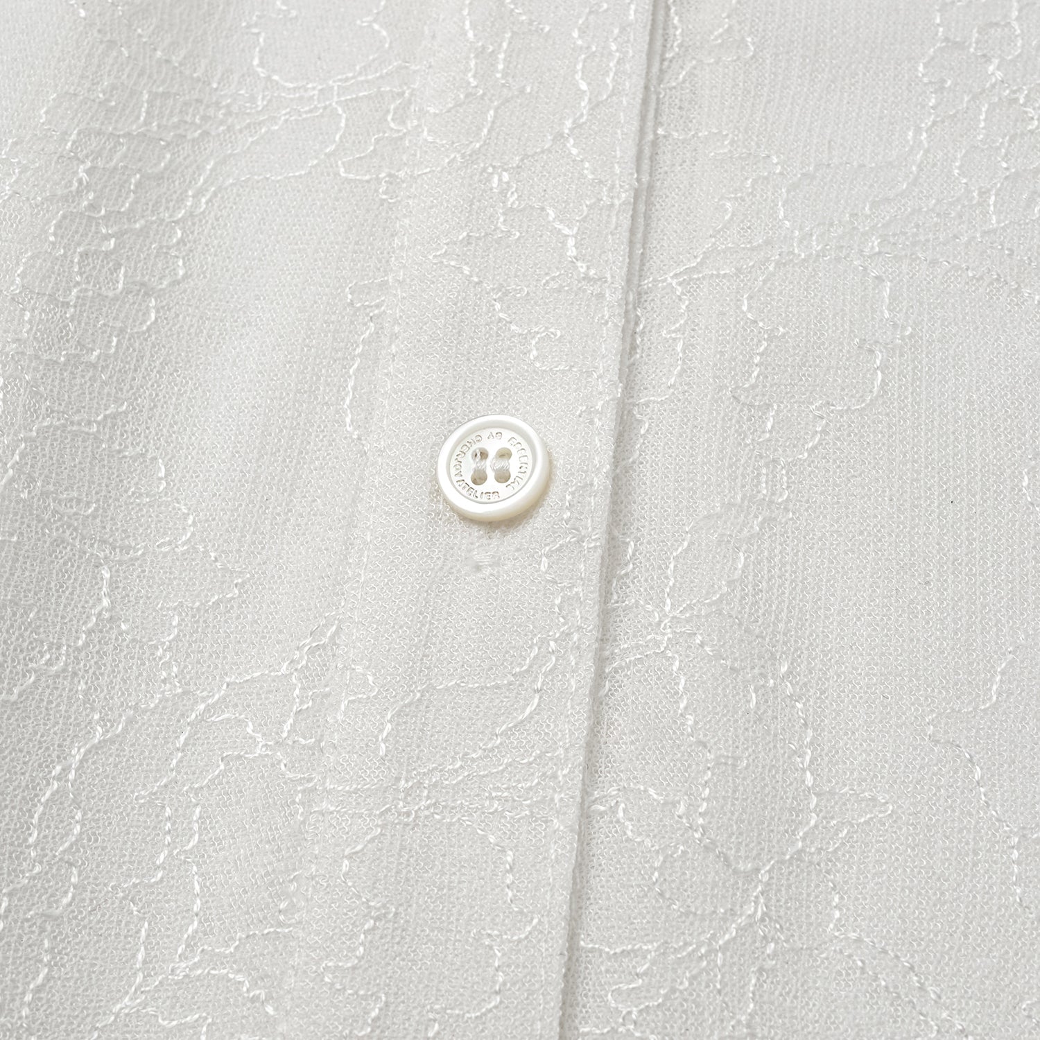 “Daytime Sparkle.” 法國頂級貼層蕾絲工藝鑽石切割襯衫