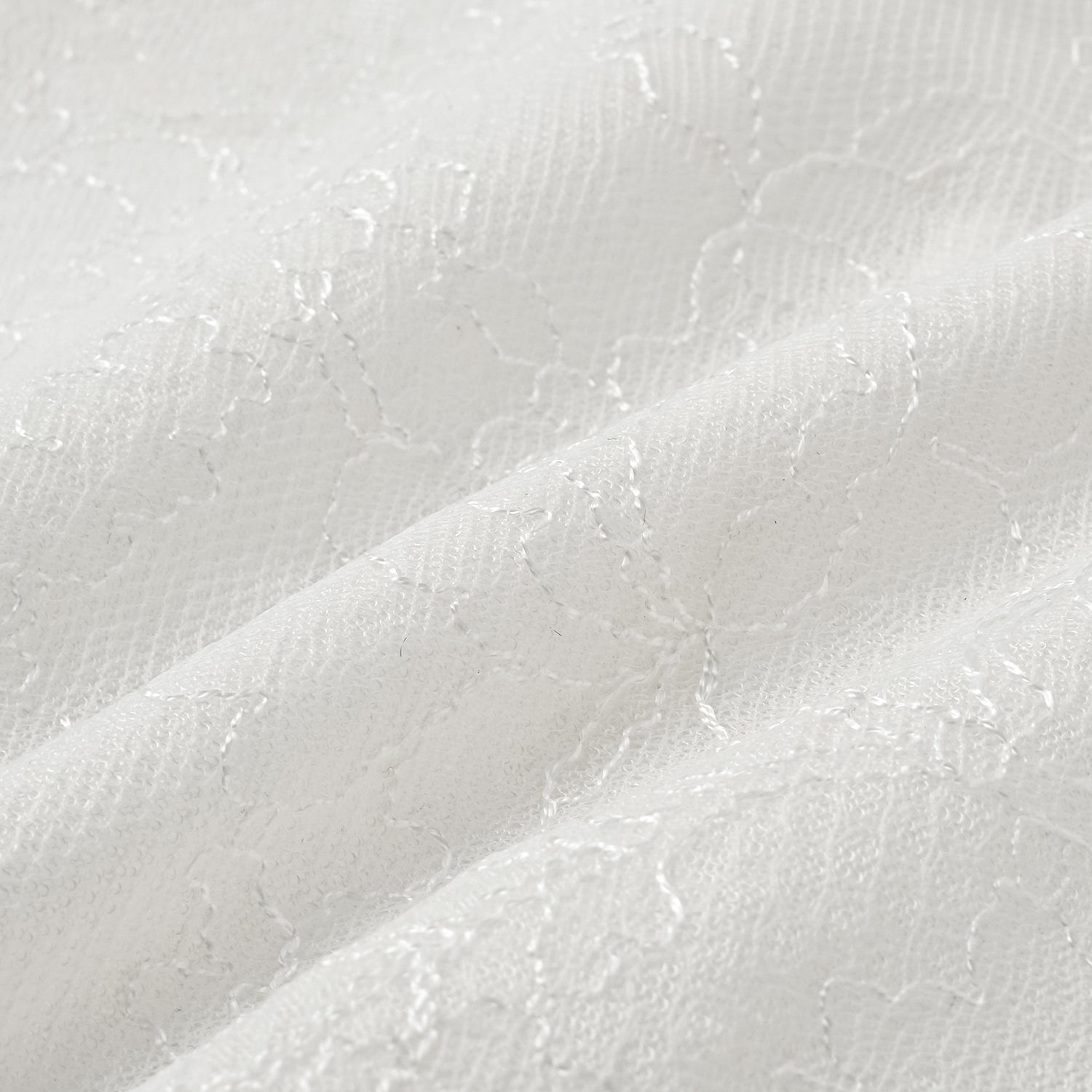 “Daytime Sparkle.” 法國頂級貼層蕾絲工藝鑽石切割襯衫