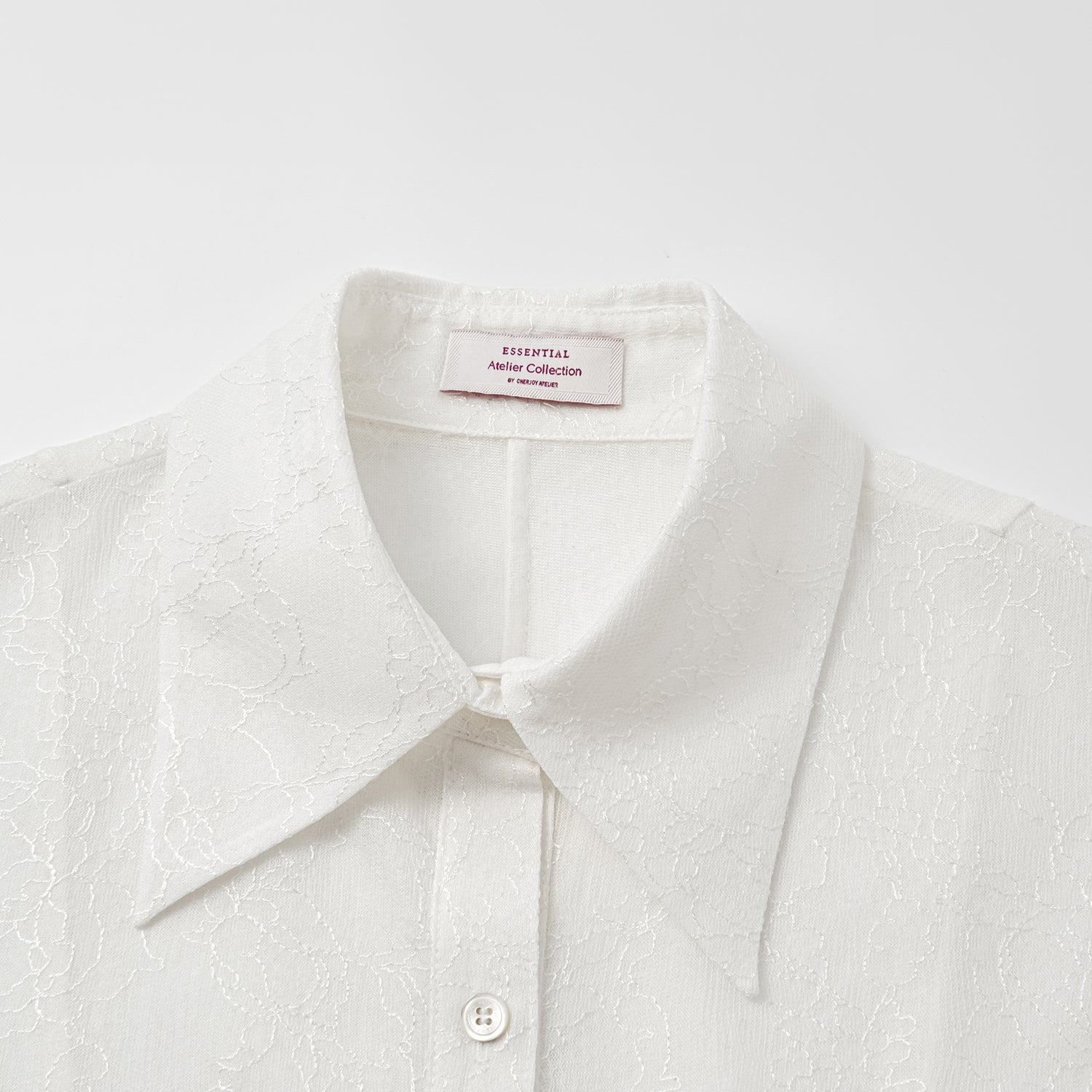 “Daytime Sparkle.” 法國頂級貼層蕾絲工藝無袖襯衫