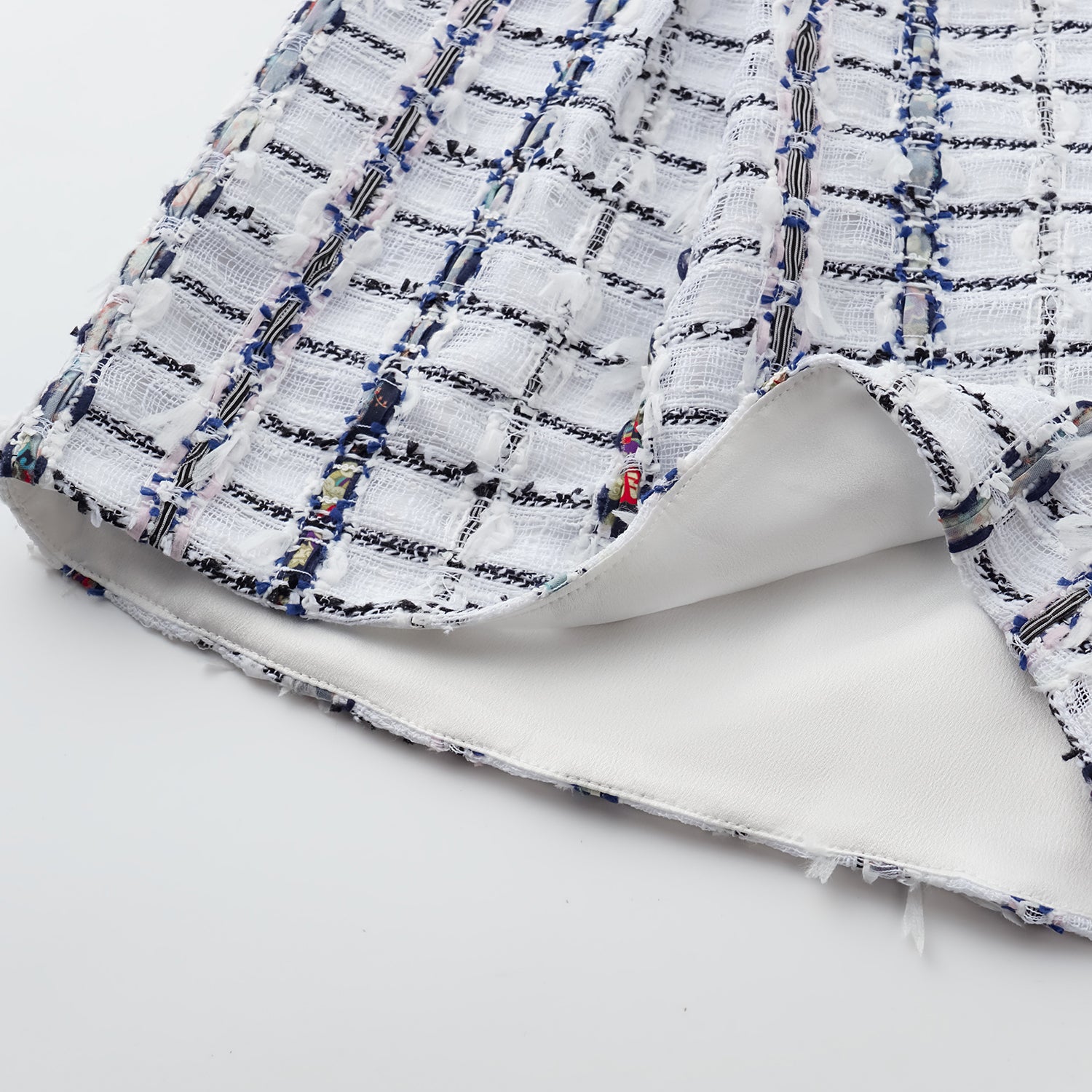 "Chelsea Citywalk." 法國夏日輕薄花呢短褲—Paris Mosaic巴黎織語