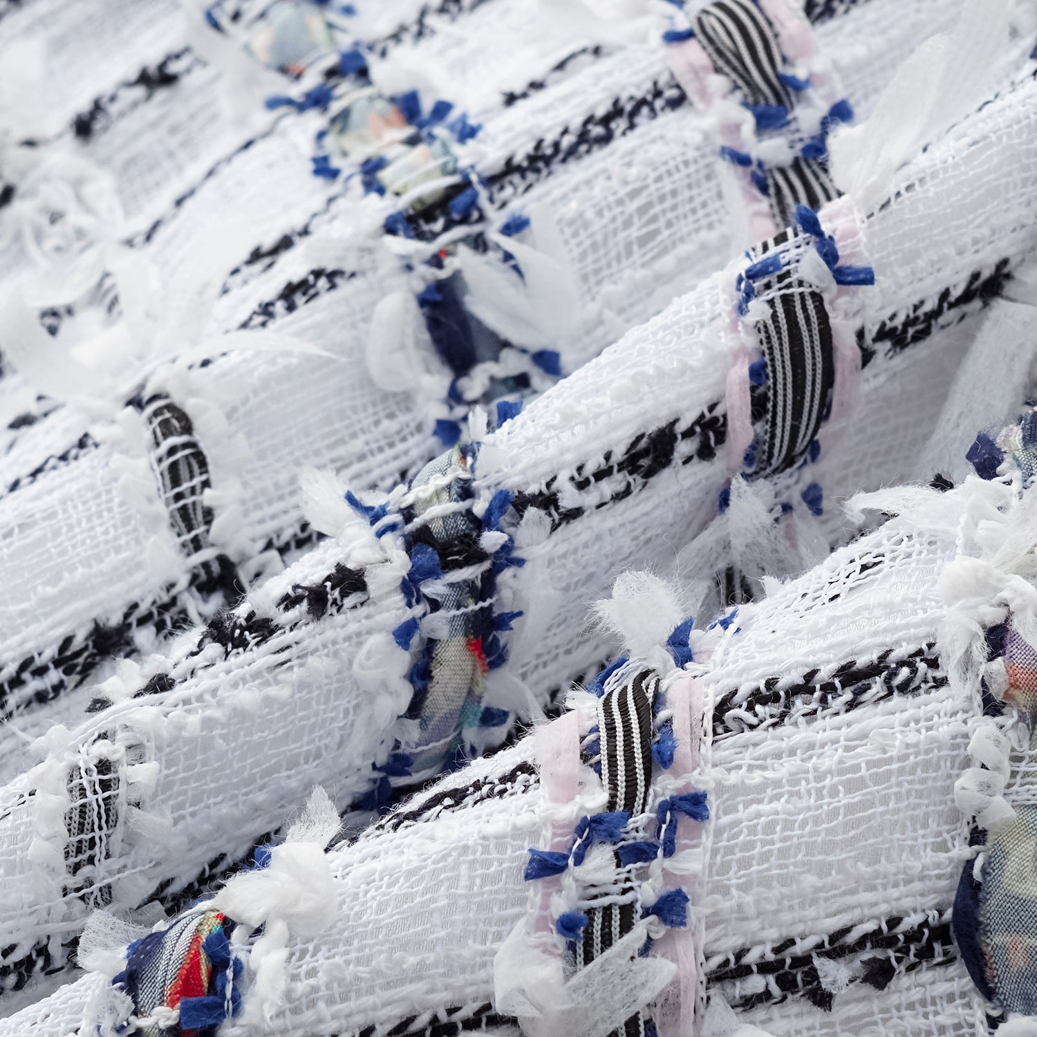 "Chelsea Citywalk." 法國夏日輕薄花呢短褲—Paris Mosaic巴黎織語