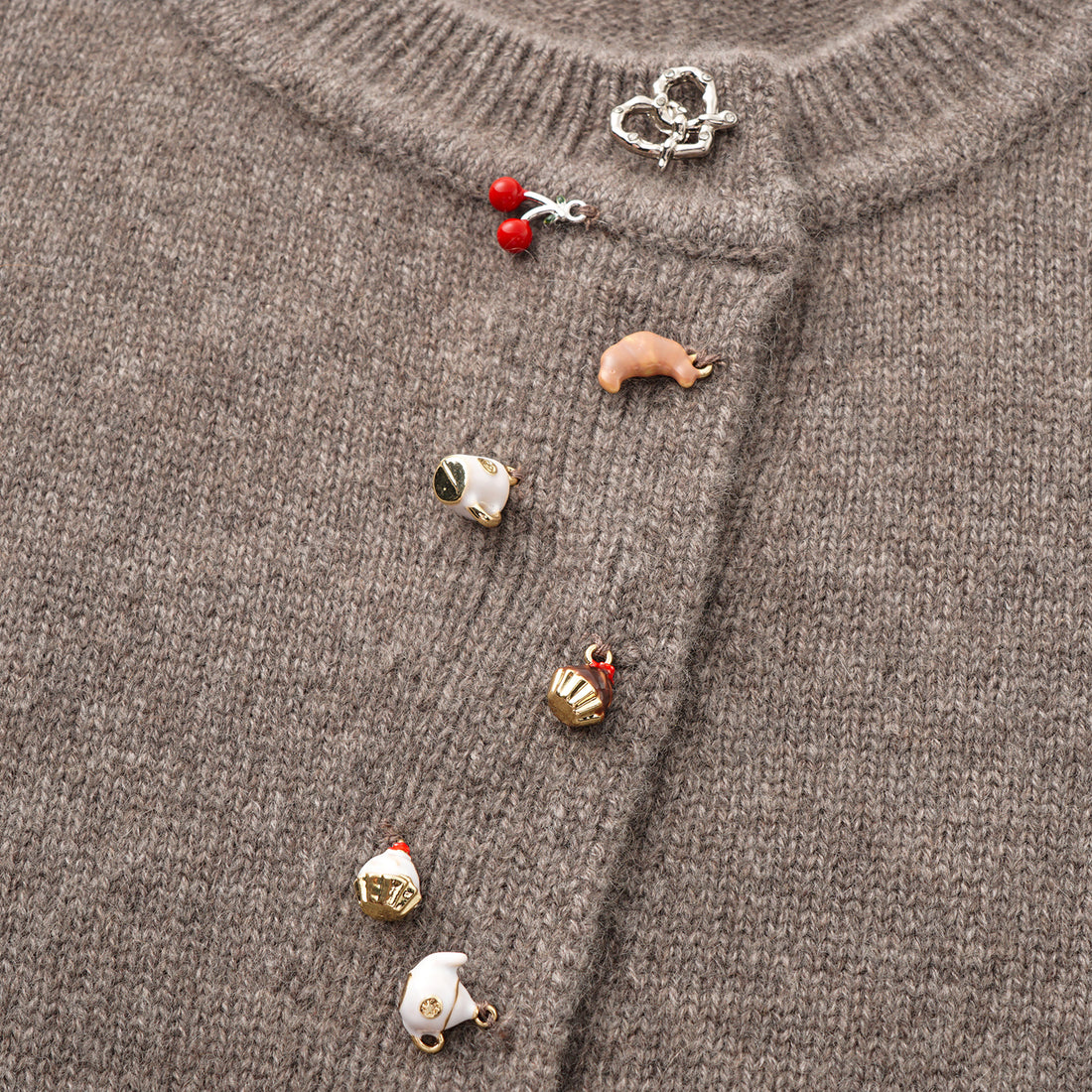 “Autumn Diary” 100% Cashmere斜襟立體釦飾針織外套—Cacao Butter可可巴特