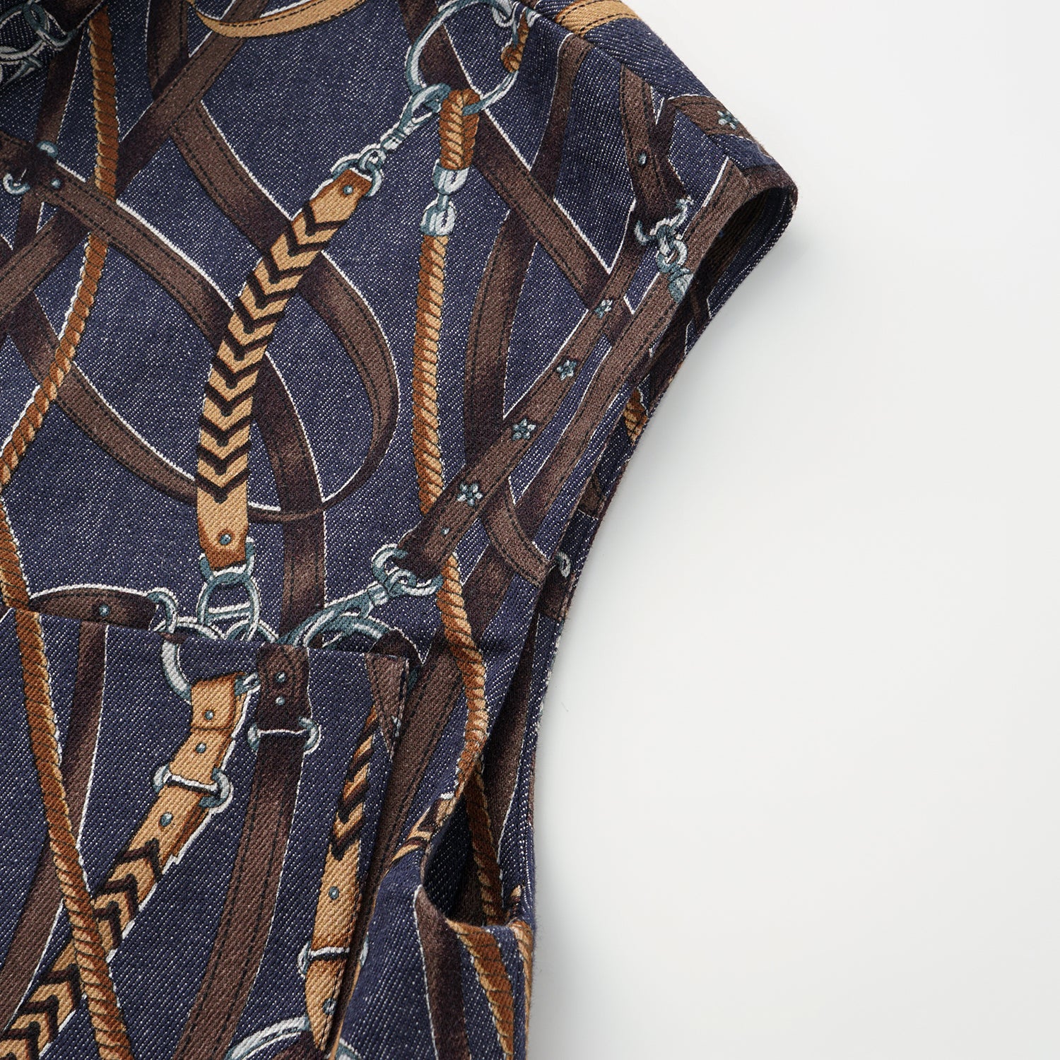 “Easy Go Chic”義大利鍊飾繪印工藝牛仔馬甲背心—Midnight Gallop詩夜漫行