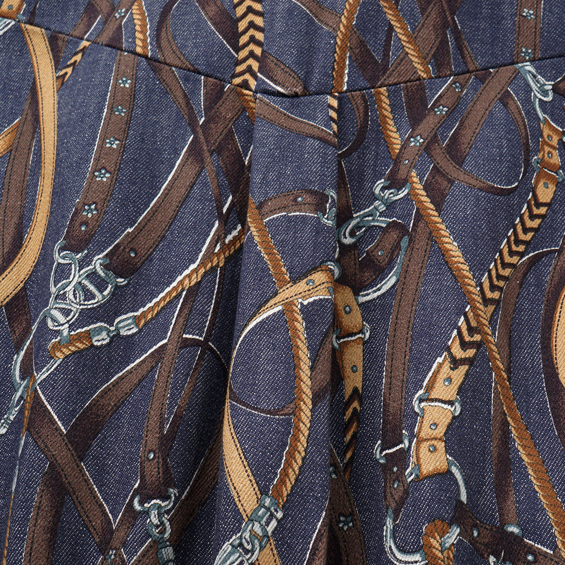 “Easy Go Chic”義大利鍊飾繪印工藝牛仔連身褲—Midnight Gallop詩夜漫行