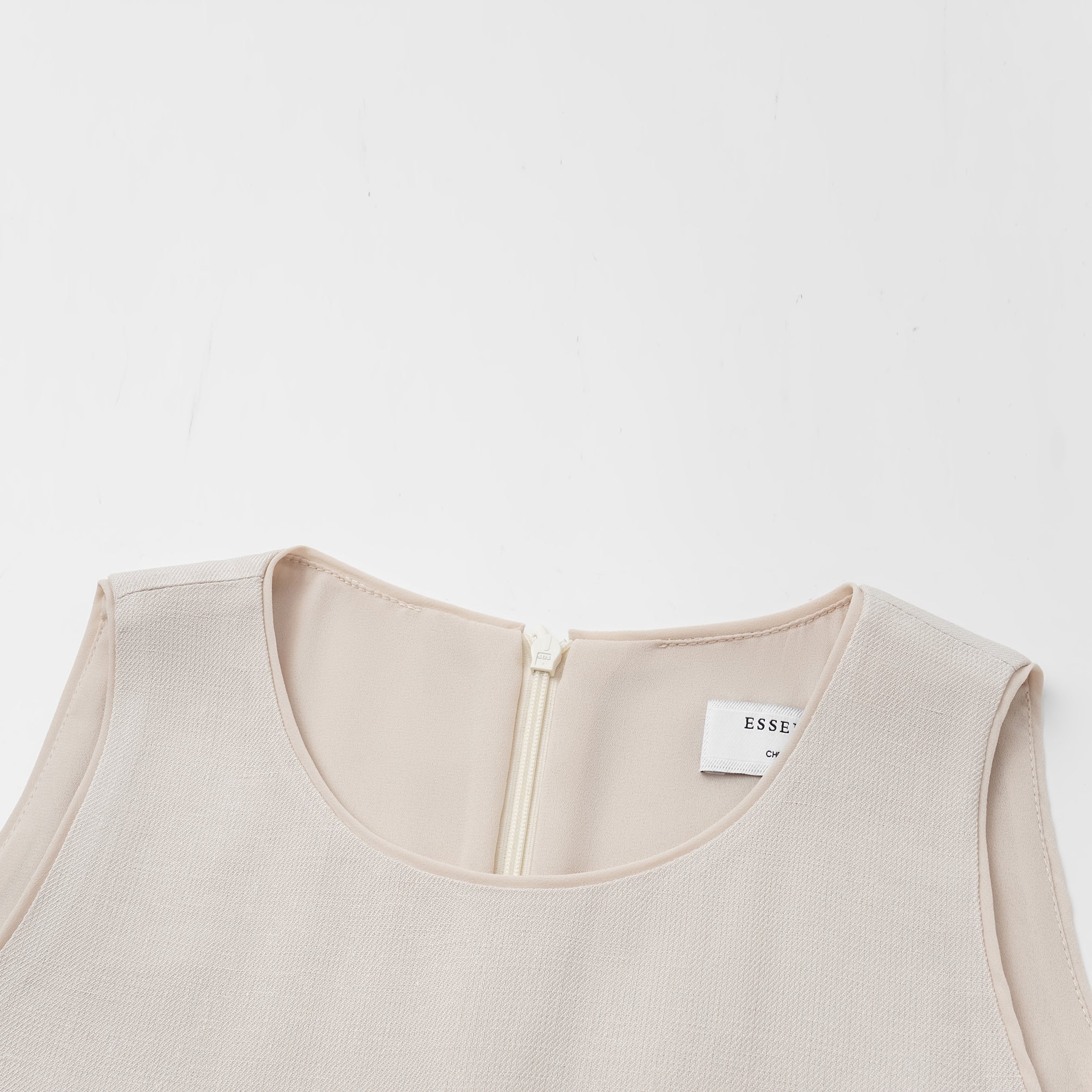 "Weekend at Monaco." 特殊絲竹肌理工藝醋酸背心—Mute