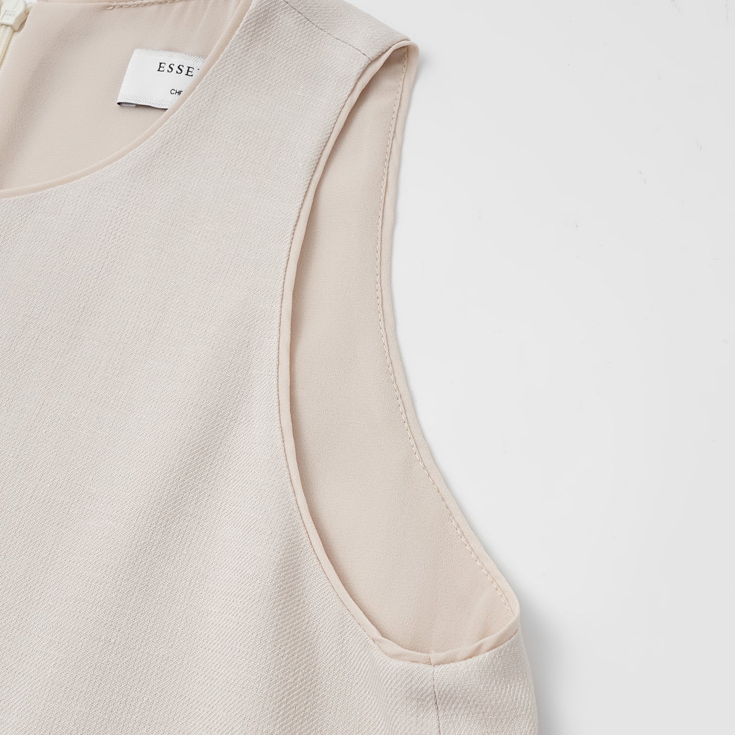 "Weekend at Monaco." 特殊絲竹肌理工藝醋酸背心—Mute