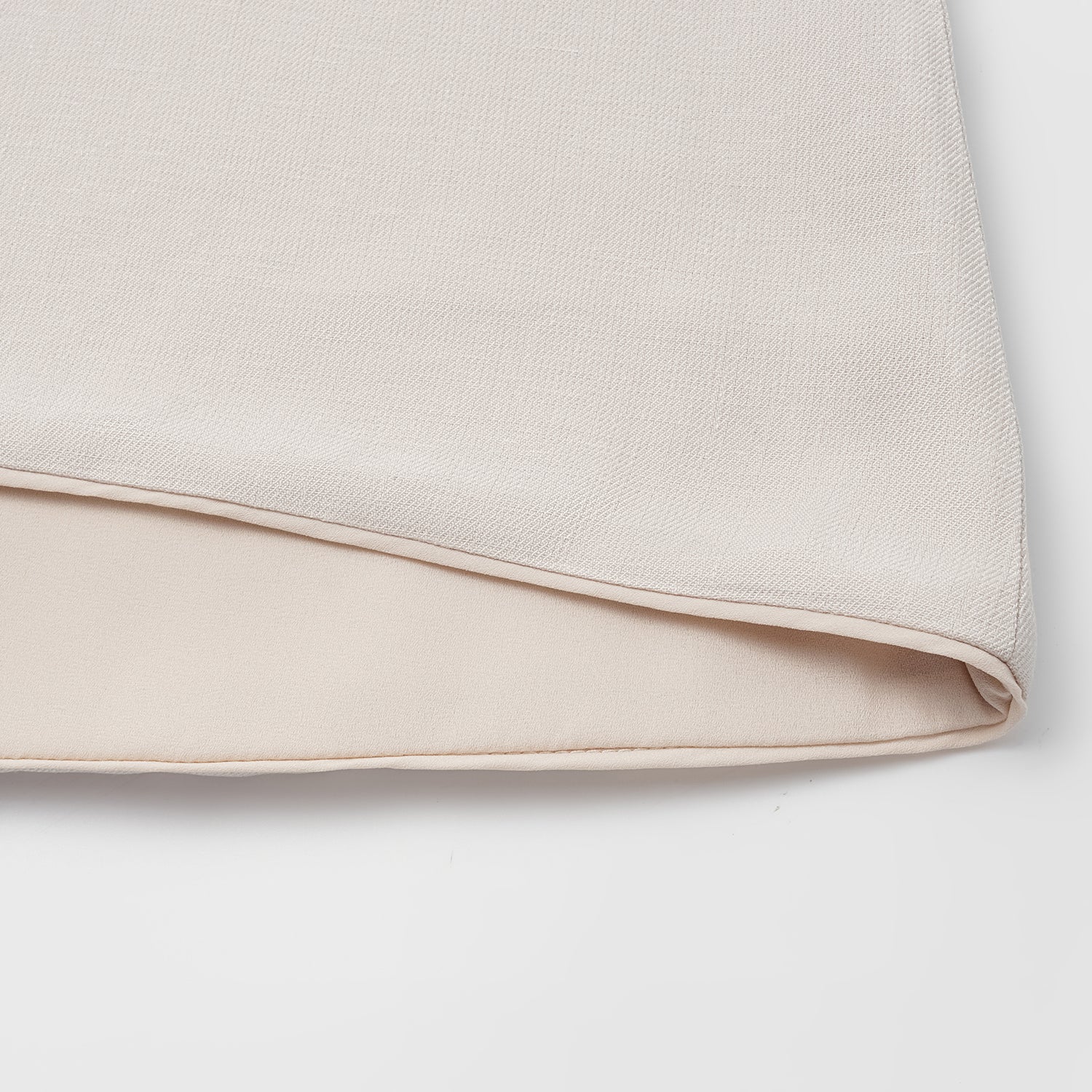 "Weekend at Monaco." 特殊絲竹肌理工藝醋酸背心—Mute