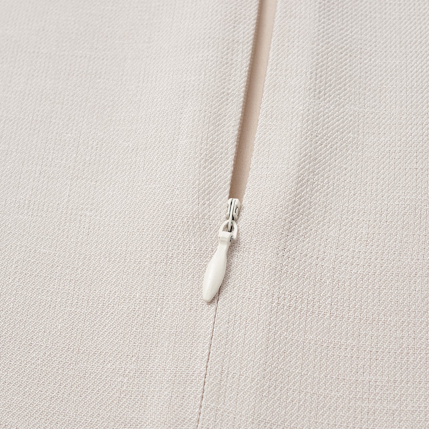 "Weekend at Monaco." 特殊絲竹肌理工藝醋酸背心—Mute