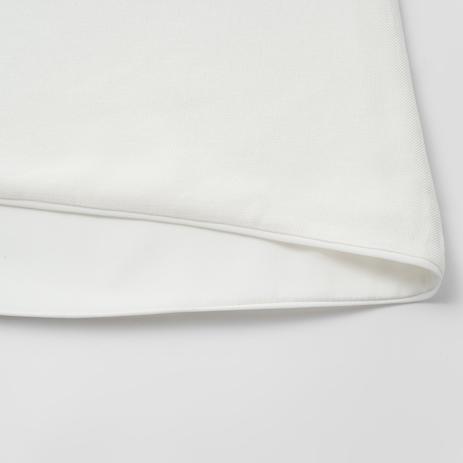 "Weekend at Monaco." 特殊絲竹肌理工藝醋酸背心—Clean