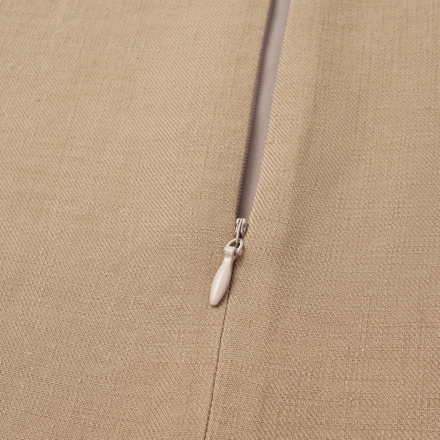 "Weekend at Monaco." 特殊絲竹肌理工藝醋酸背心—Mild