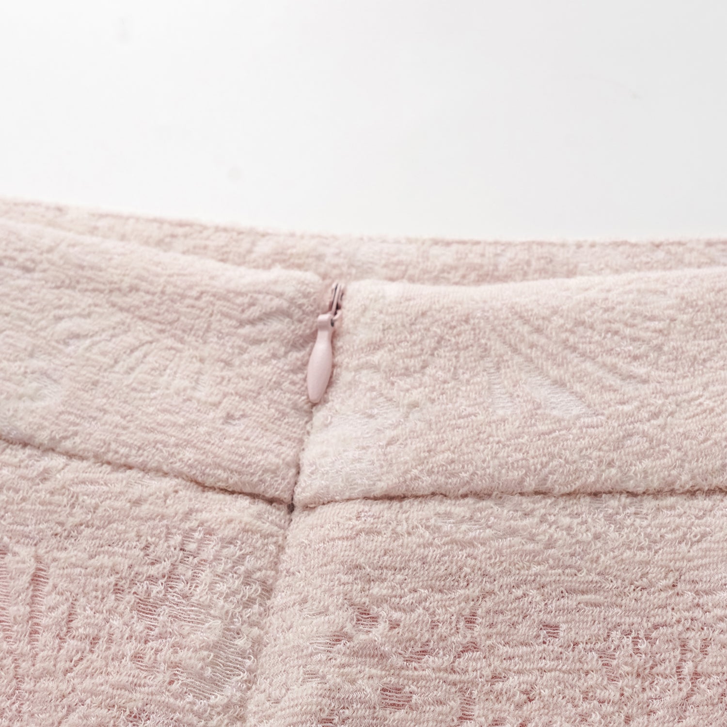 "慵倚春意" 羊毛提花工藝中式針織套裝—凝香粉霧