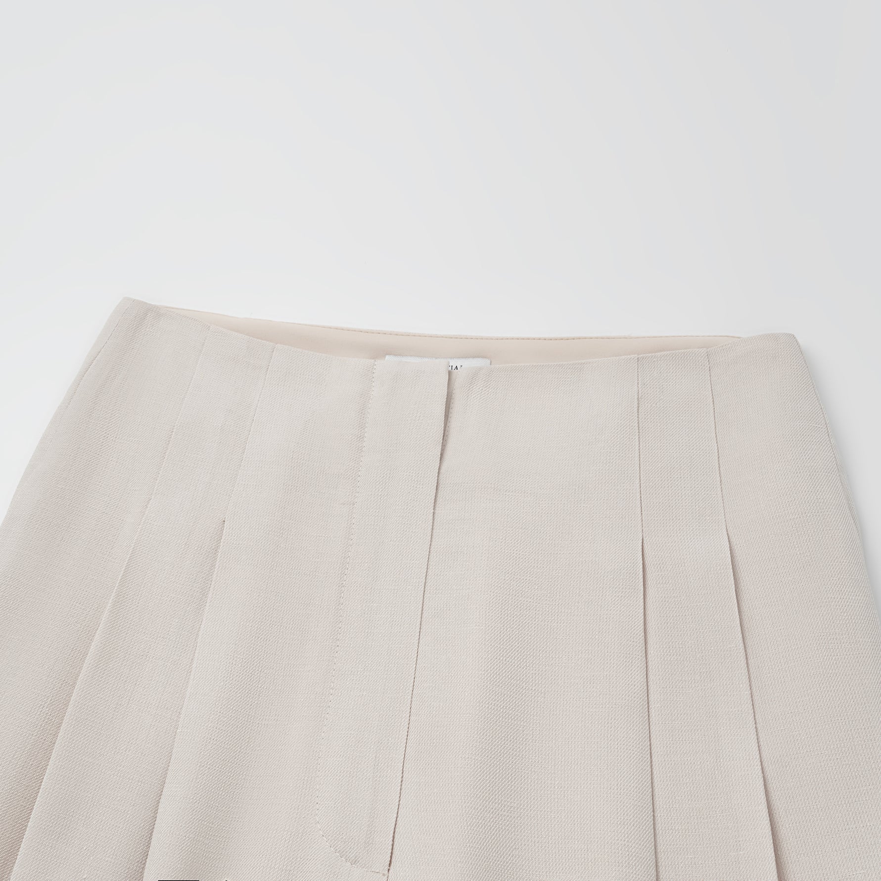 "Weekend at Monaco." 特殊絲竹肌理工藝醋酸立體剪裁闊腿8分褲—Mute