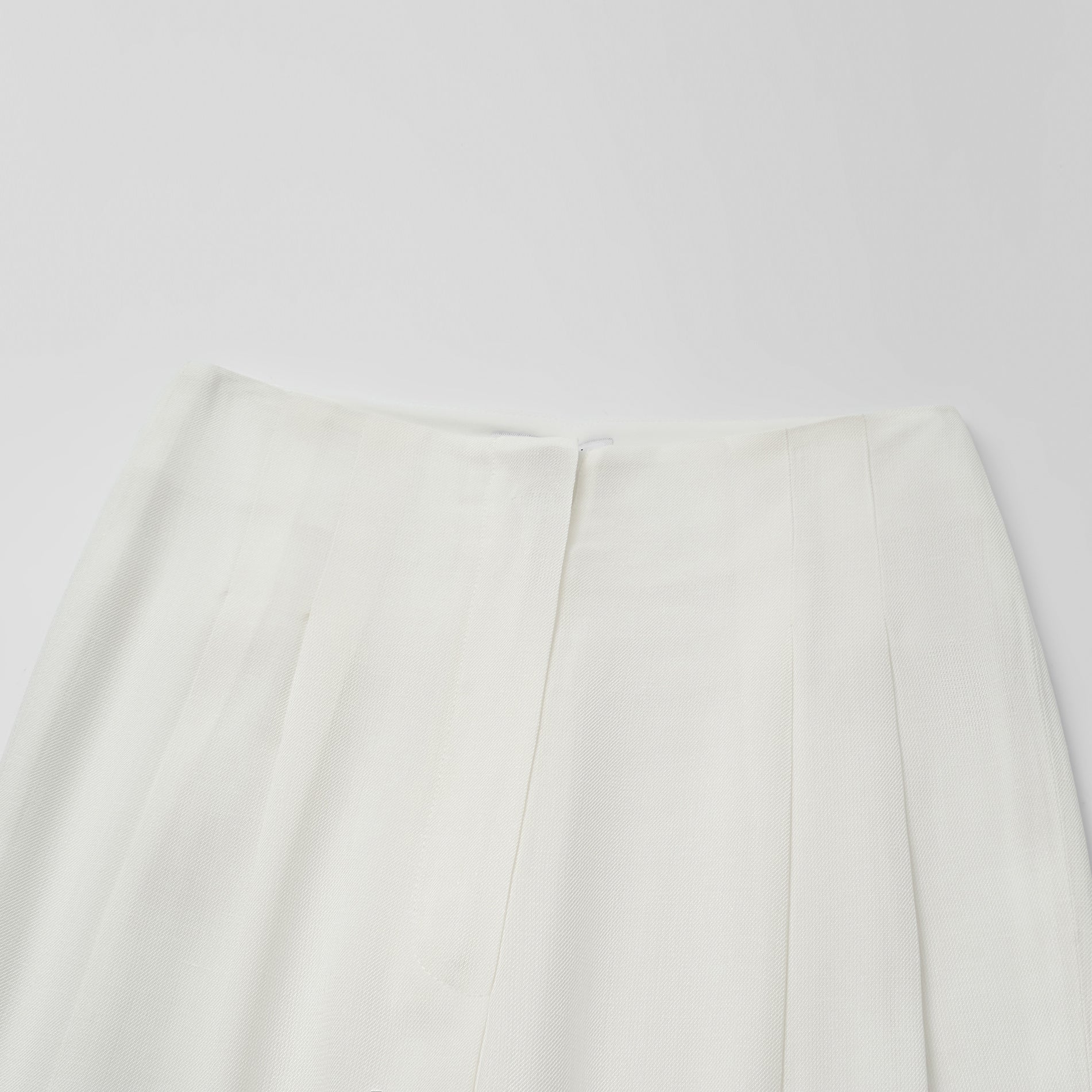 "Weekend at Monaco." 特殊絲竹肌理工藝醋酸立體剪裁闊腿8分褲—Clean