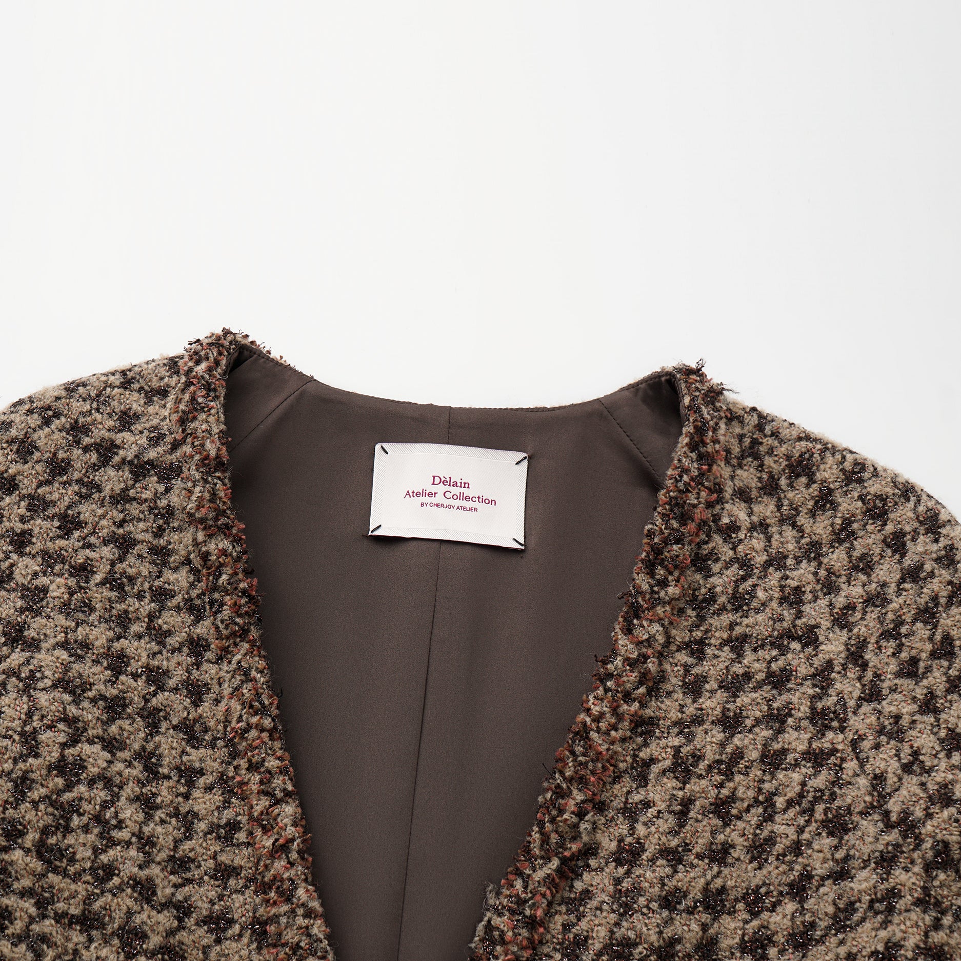 "Chelsea Citywalk." 義大利星紗簇絨緹花千鳥格修身外套—Timeworn Bloom歲月縫花