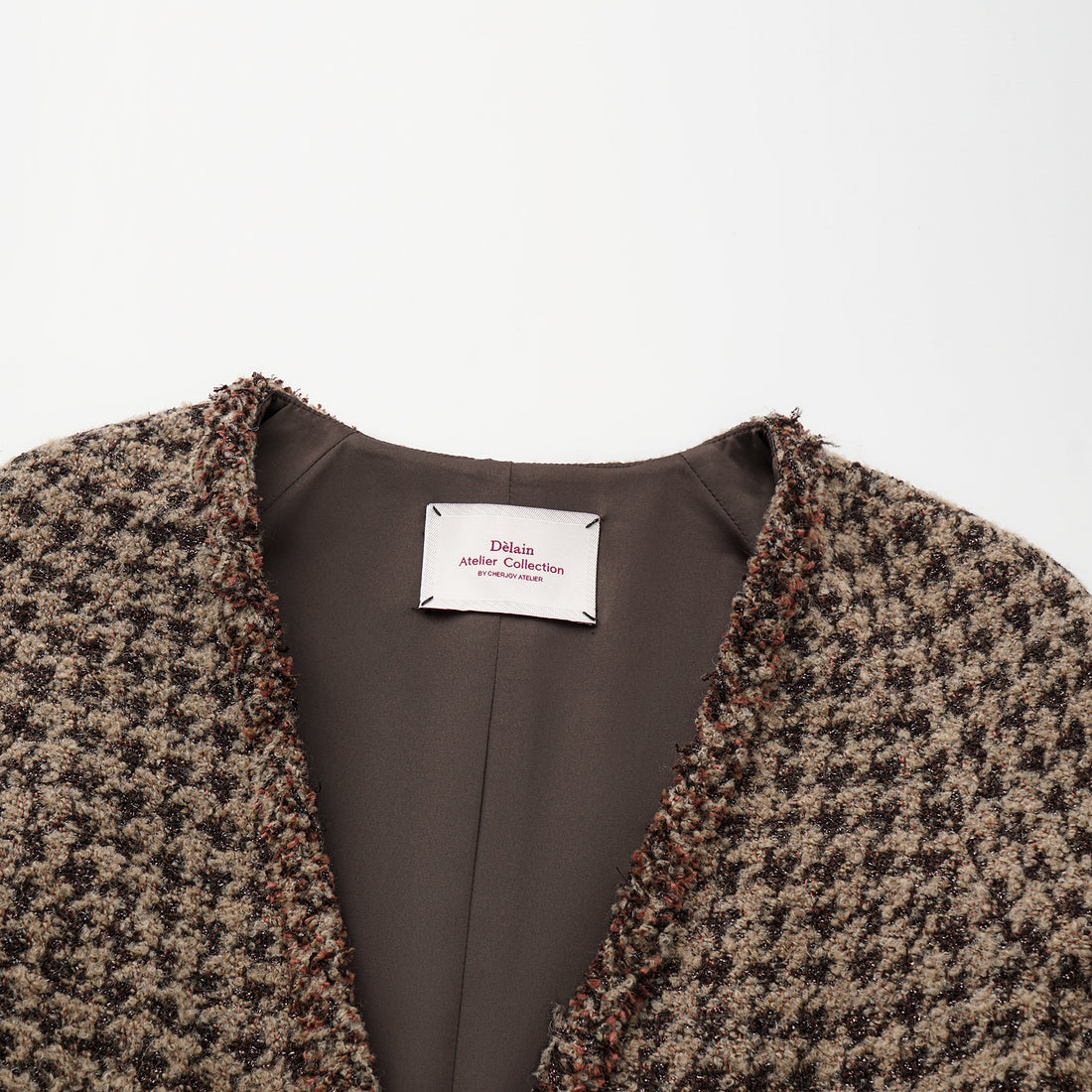 "Chelsea Citywalk." 義大利星紗簇絨緹花千鳥格修身外套—Timeworn Bloom歲月縫花