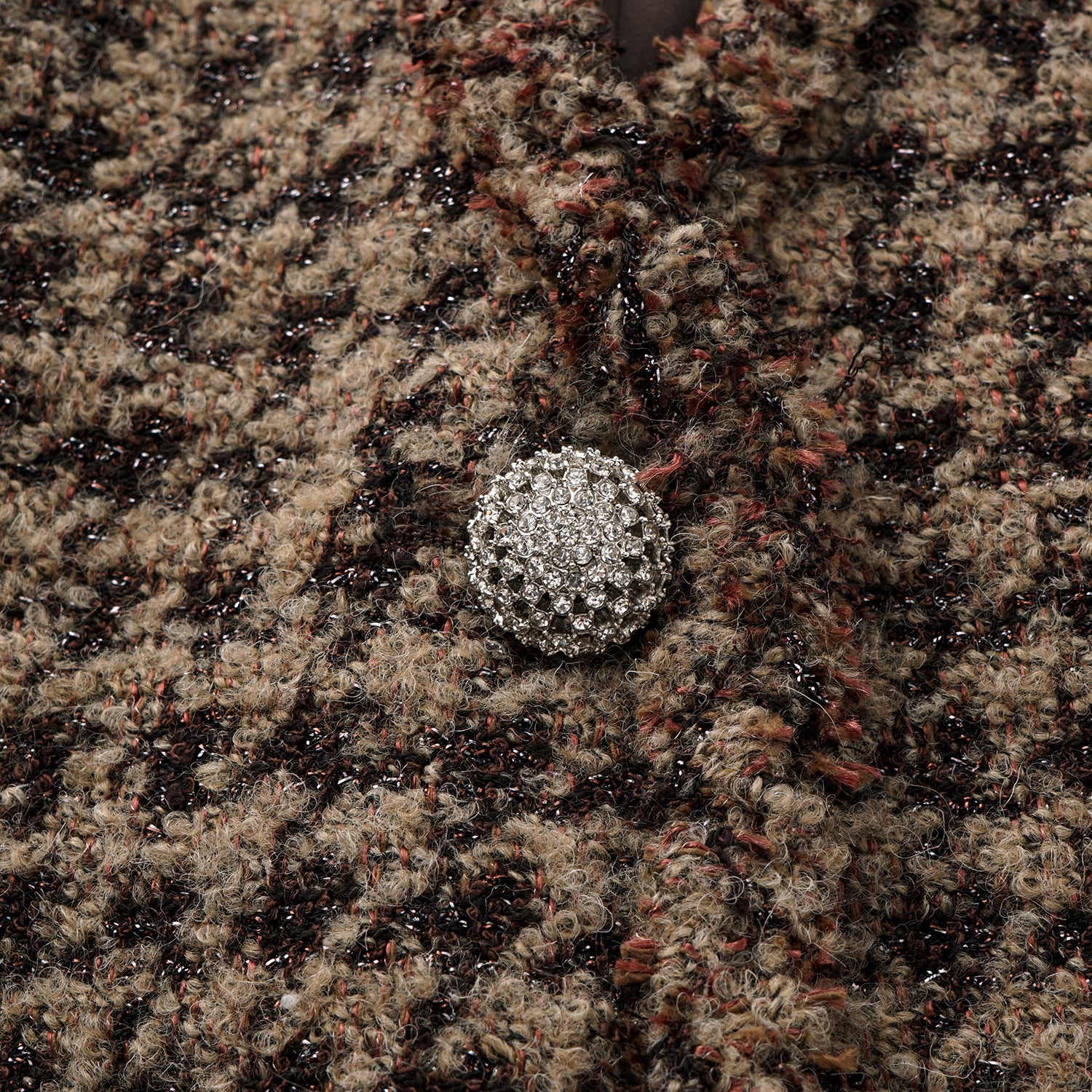 "Chelsea Citywalk." 義大利星紗簇絨緹花千鳥格修身外套—Timeworn Bloom歲月縫花