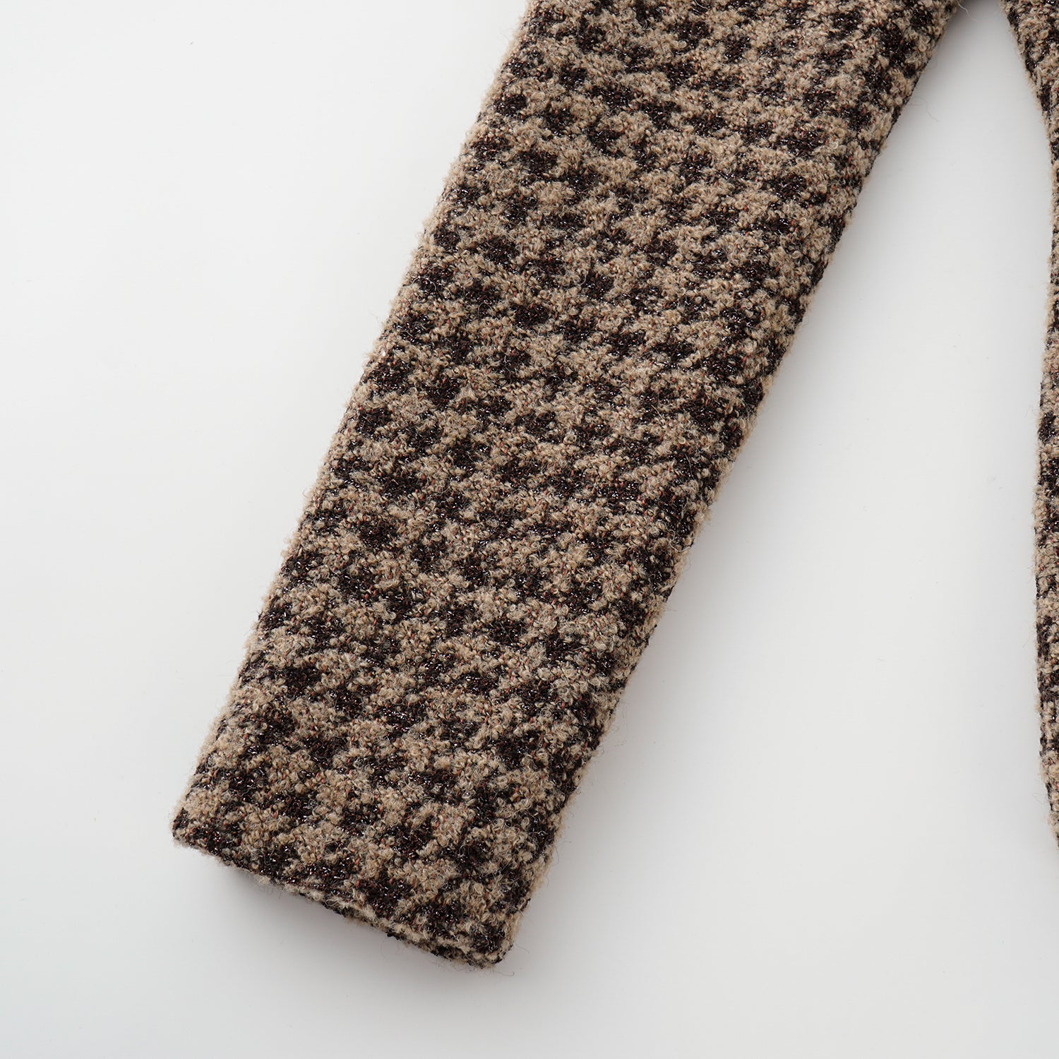 "Chelsea Citywalk." 義大利星紗簇絨緹花千鳥格修身外套—Timeworn Bloom歲月縫花