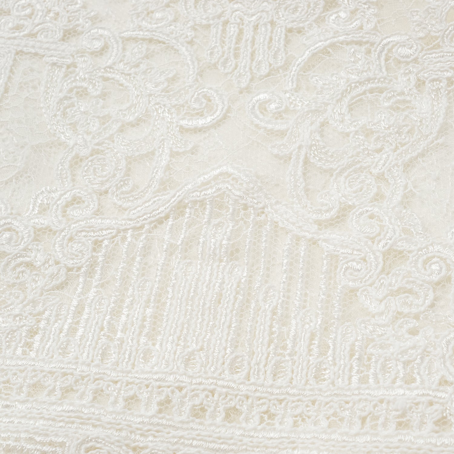 “Weekend At Monaco."鏤空刻花工藝蕾絲短褲—NookLume 隅光