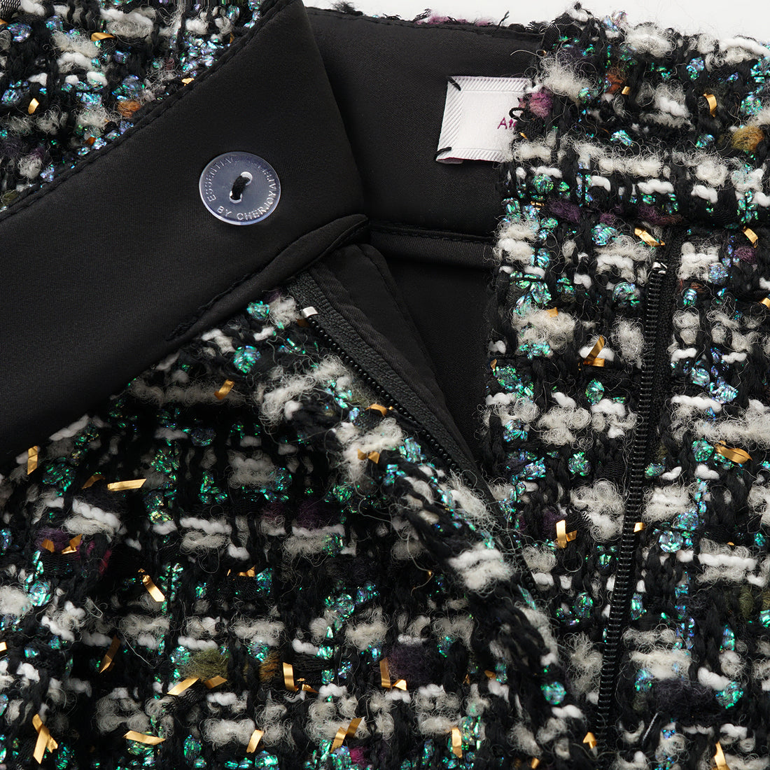 "Couture Impression."法國頂級羊毛棱光彩織花呢短褲—Galaxy Jardin銀光花境