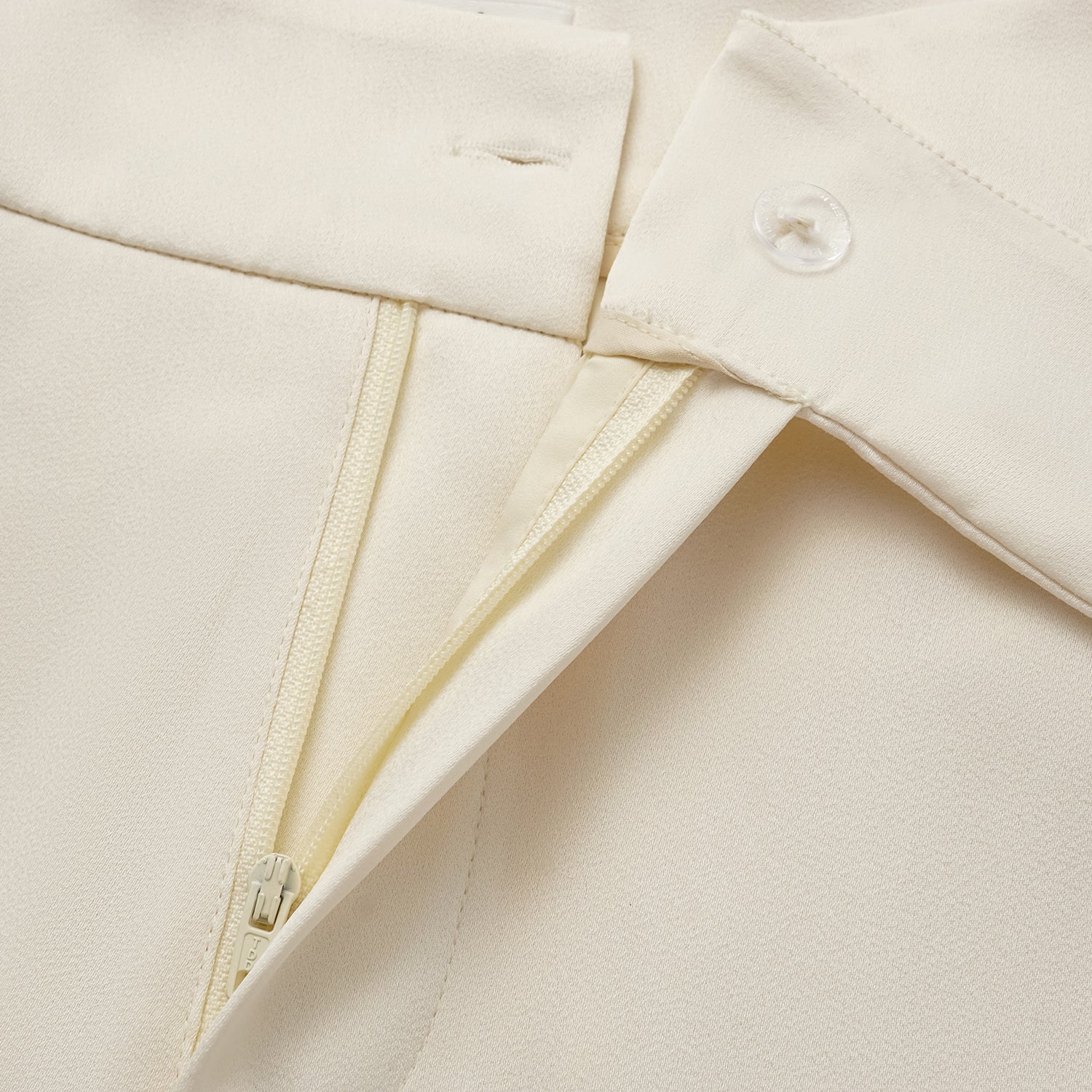 “Autumn Diary ” 珍珠醋酸緞九分喇叭褲— 米白