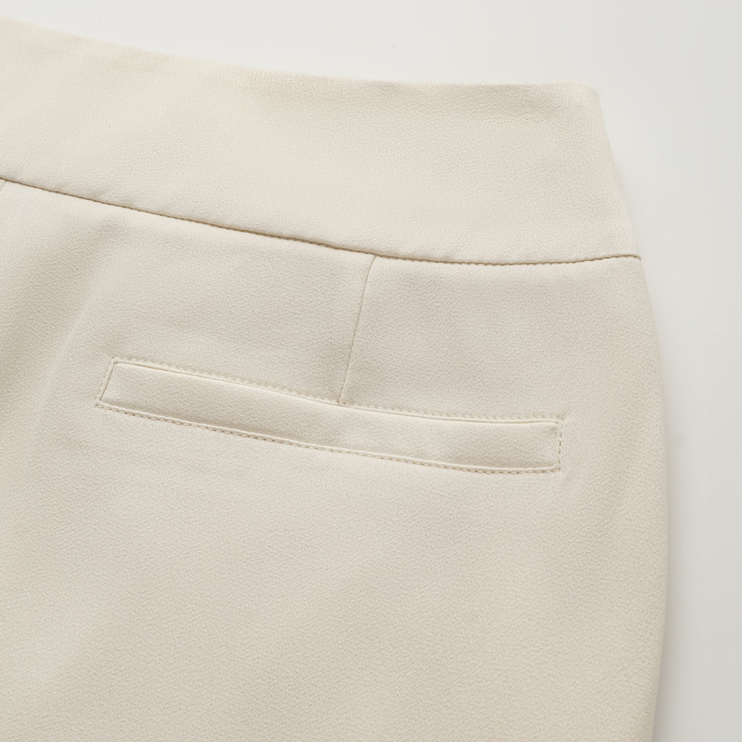 “Autumn Diary ” 珍珠醋酸緞九分喇叭褲— 米白