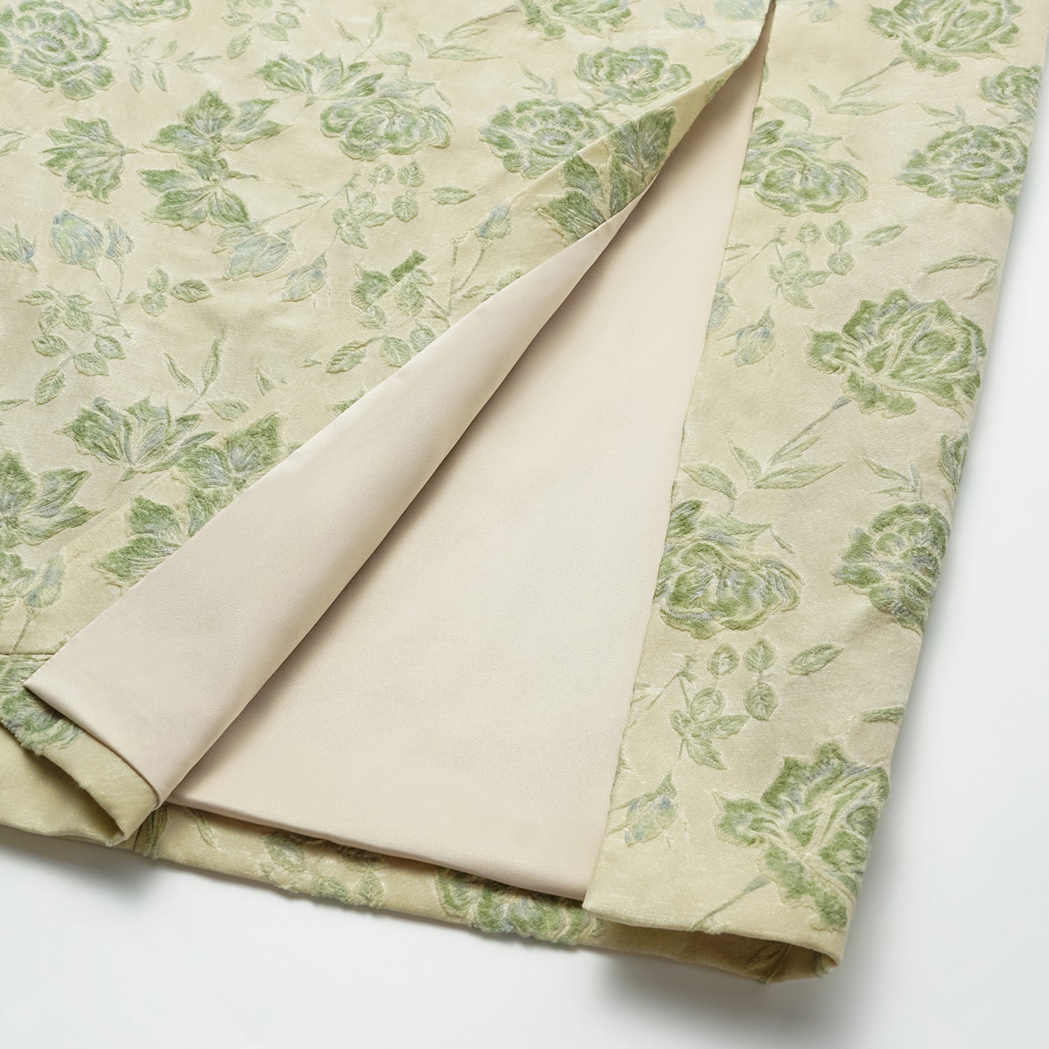 "Imperial Garden Teatime” 真絲羊毛輕國風套裝—米白