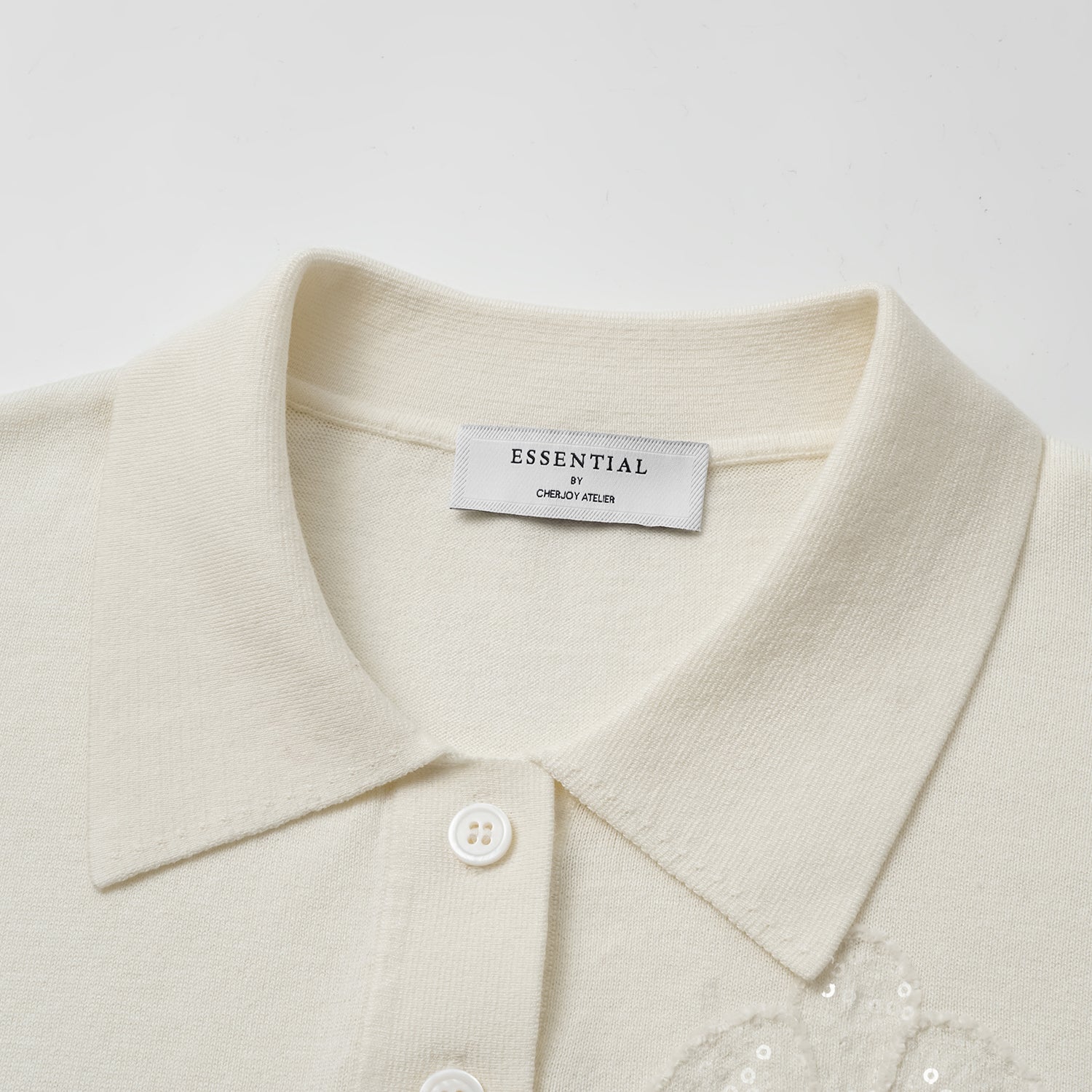 “春意” 立體刺綉工藝蠶絲針織輕國風休閒上衣—Ivory