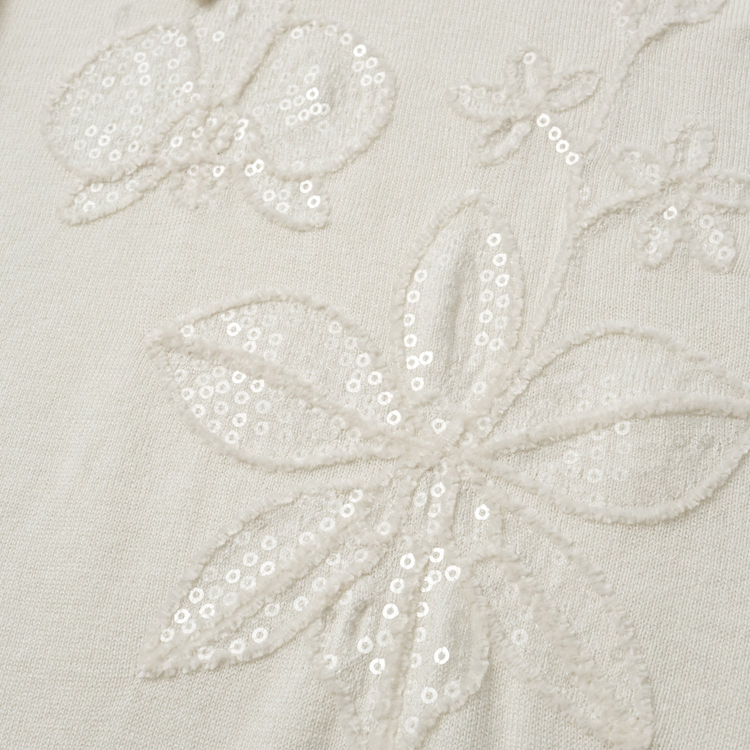 “春意” 立體刺綉工藝蠶絲針織輕國風休閒上衣—Ivory