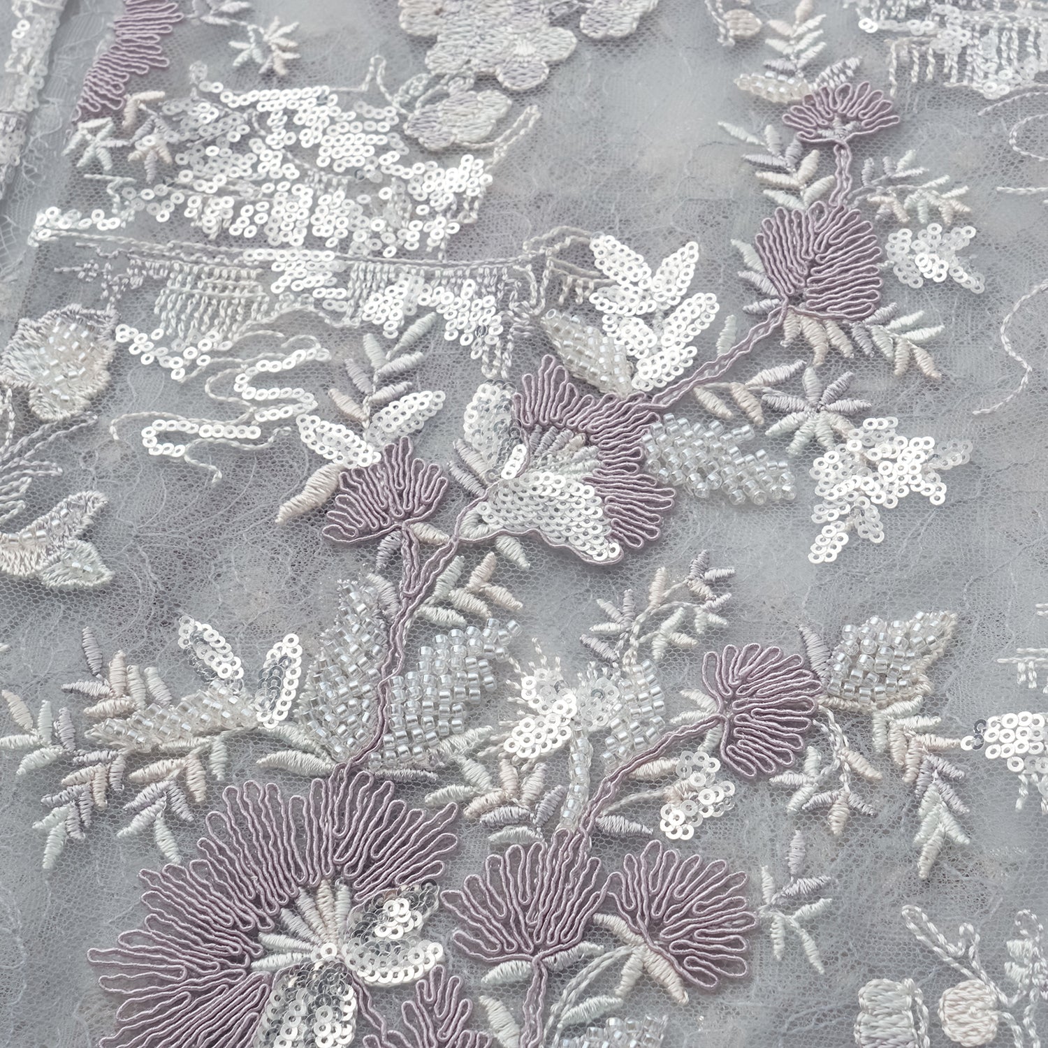 "Imperial Garden Teatime" 點景白描奢華珠繡蕾絲輕國風長版馬甲—Woven Breeze聽風絮