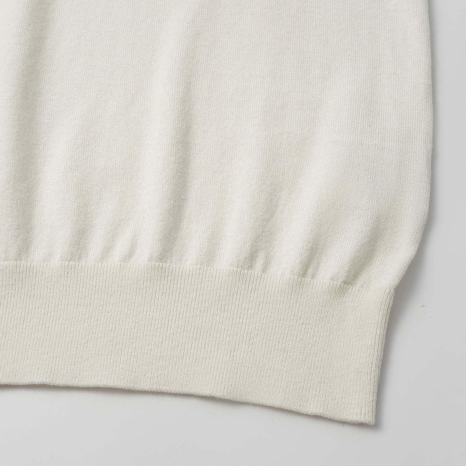 “春意” 立體刺綉工藝蠶絲針織輕國風休閒上衣—Ivory