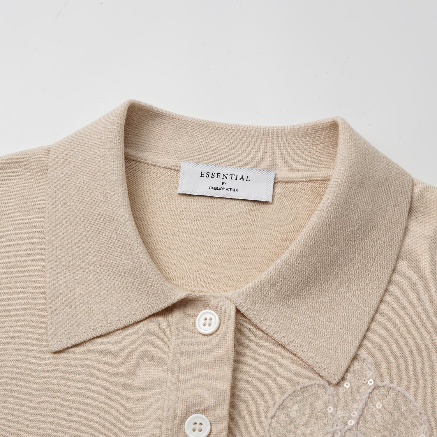 “春意” 立體刺綉工藝蠶絲針織輕國風休閒上衣—Beige