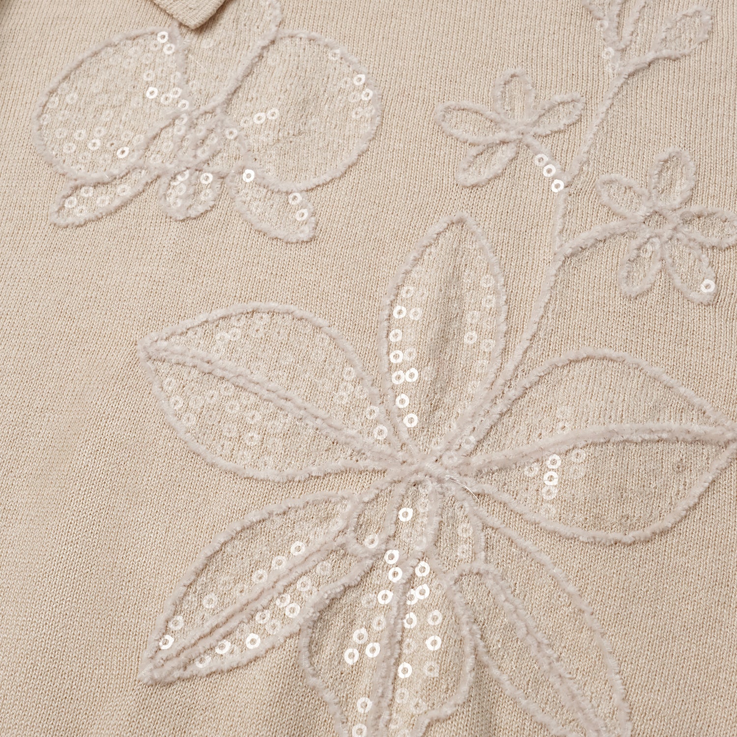 “春意” 立體刺綉工藝蠶絲針織輕國風休閒上衣—Beige