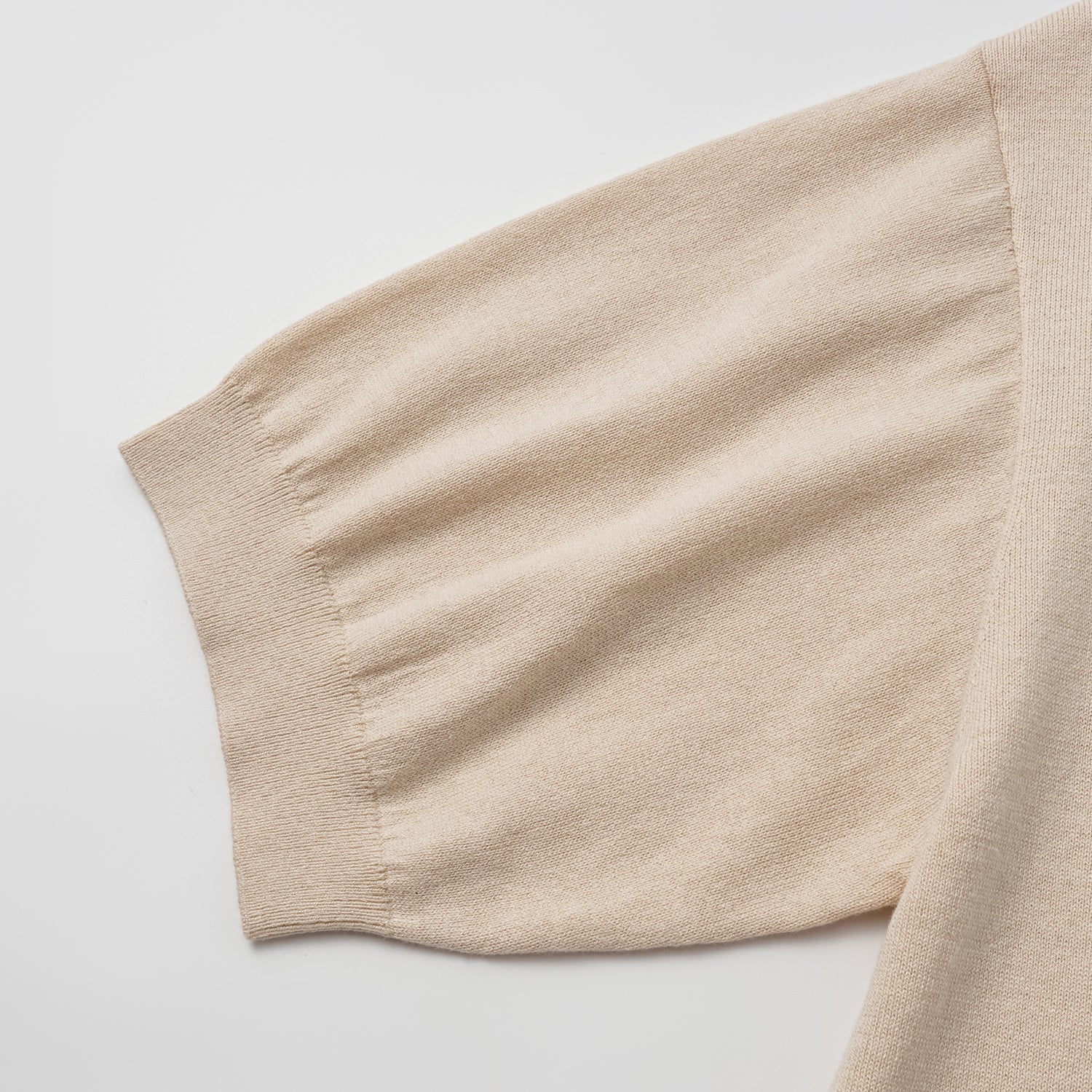 “春意” 立體刺綉工藝蠶絲針織輕國風休閒上衣—Beige