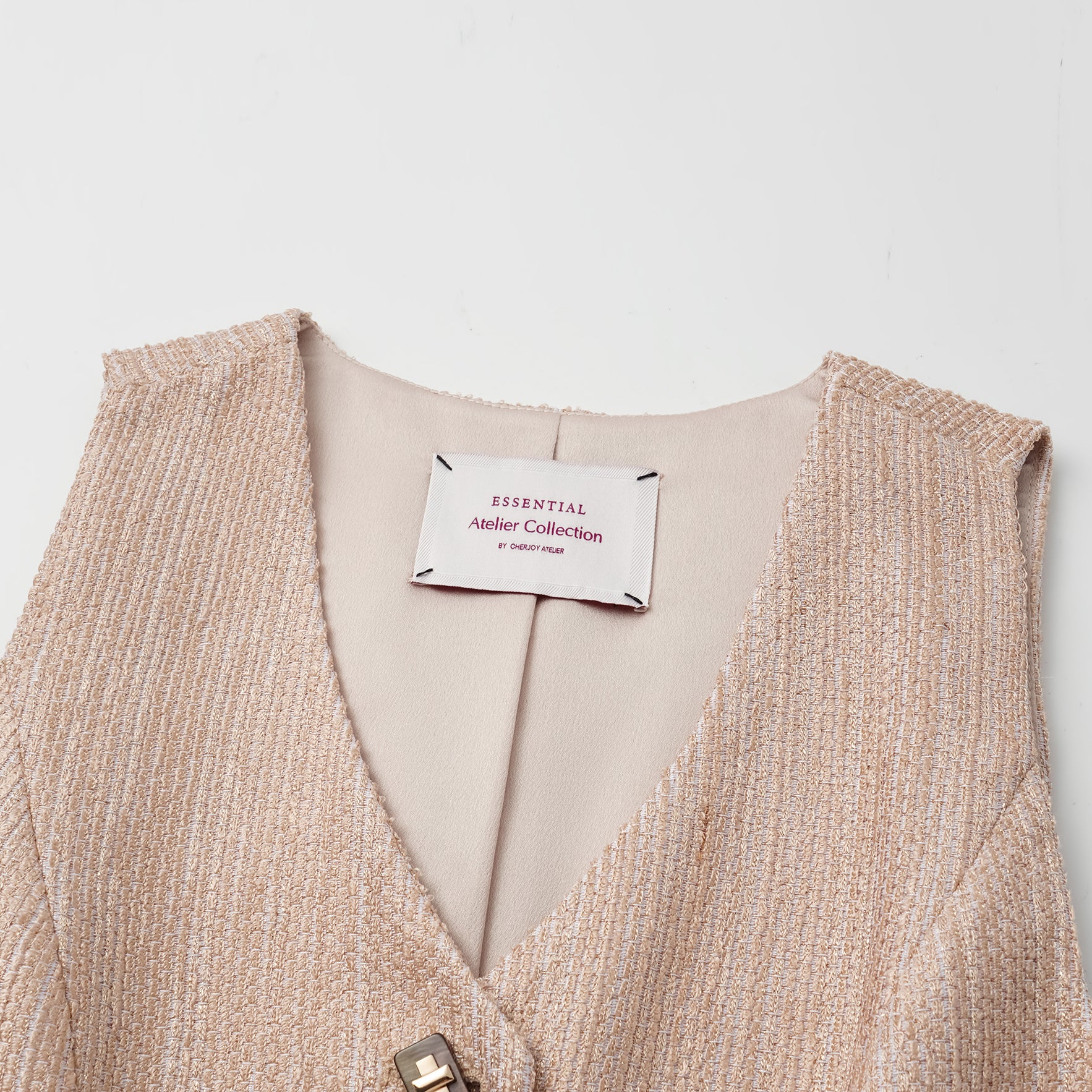 "Weekend at Monaco." 西班牙輕薄花呢修身剪裁馬甲背心— Amber Gold