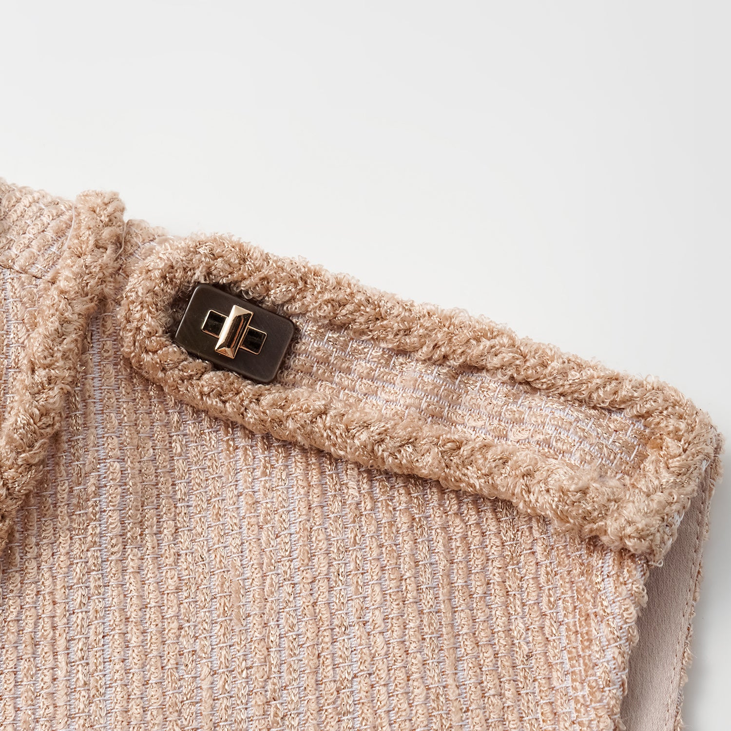 "Weekend at Monaco." 西班牙輕薄花呢馬甲背心— Amber Gold