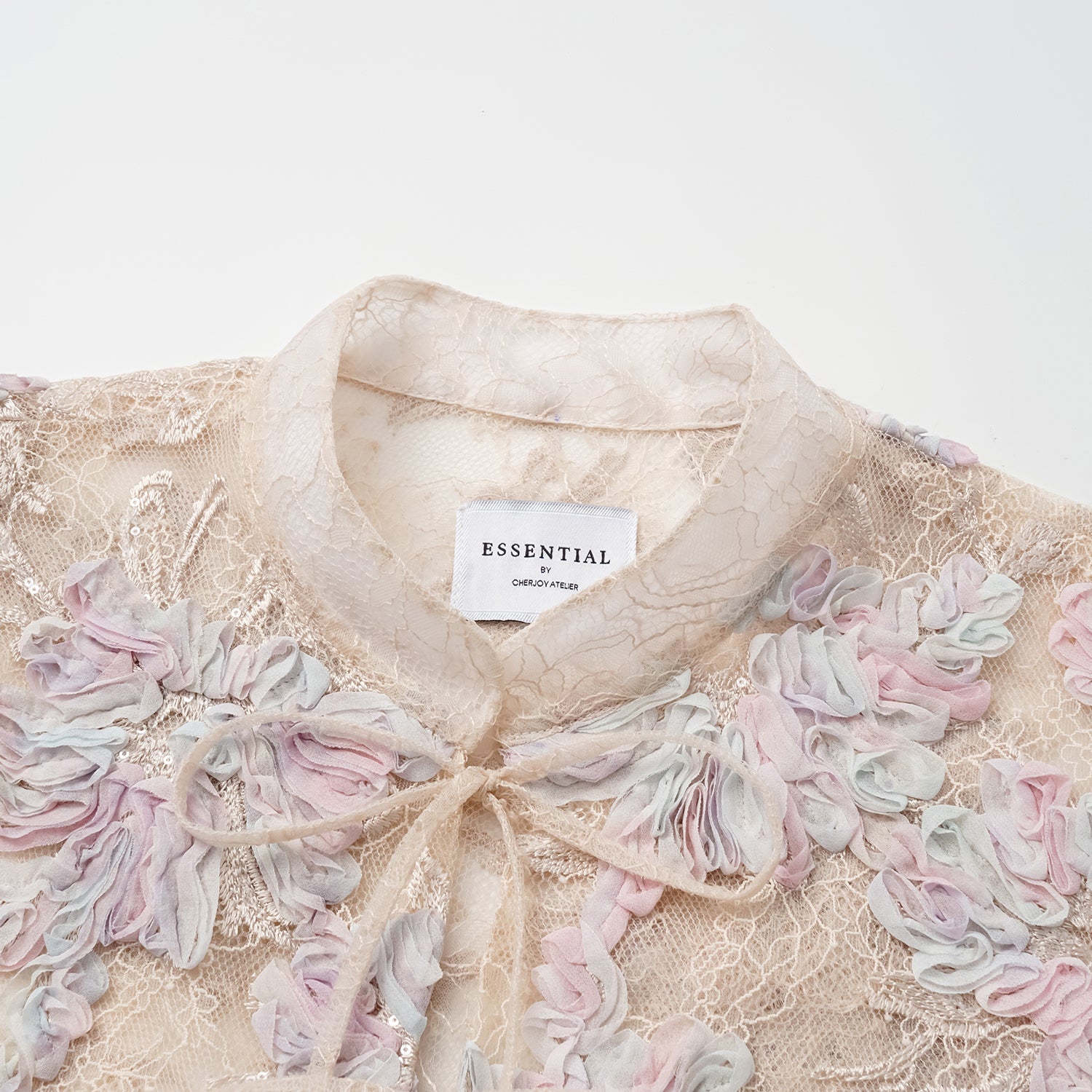 "Imperial Garden Teatime." 染緞隨畫工藝蕾絲輕國風背心— 晨曦花霧 Dawn Mist Bloom