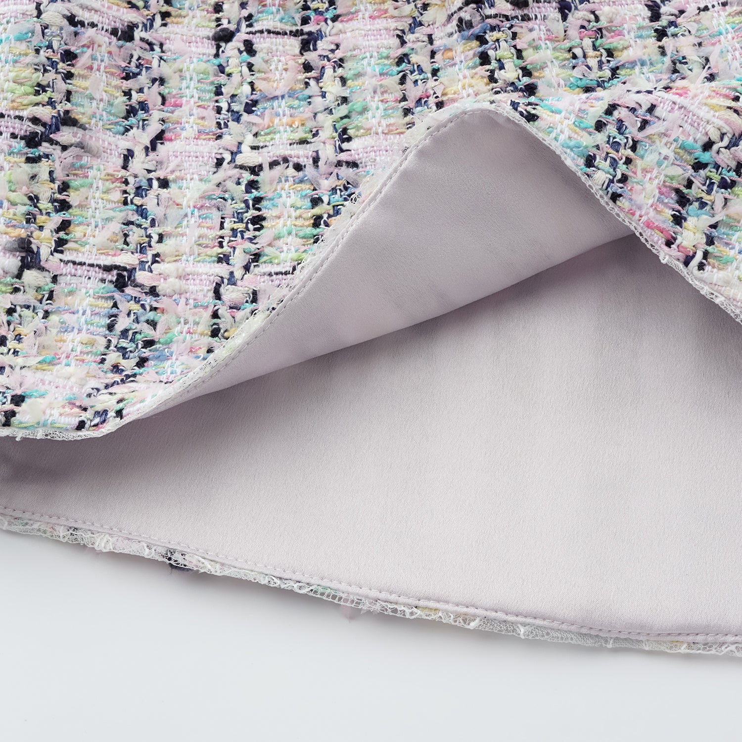 “Weekend at Monaco” 法國輕薄花呢短褲—Dewy Lawn野境綴影