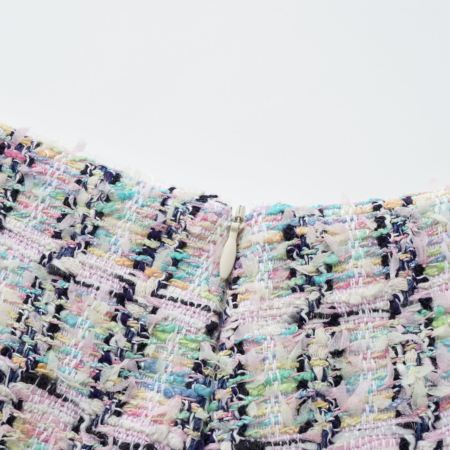 “Weekend at Monaco” 法國輕薄花呢短褲—Dewy Lawn野境綴影