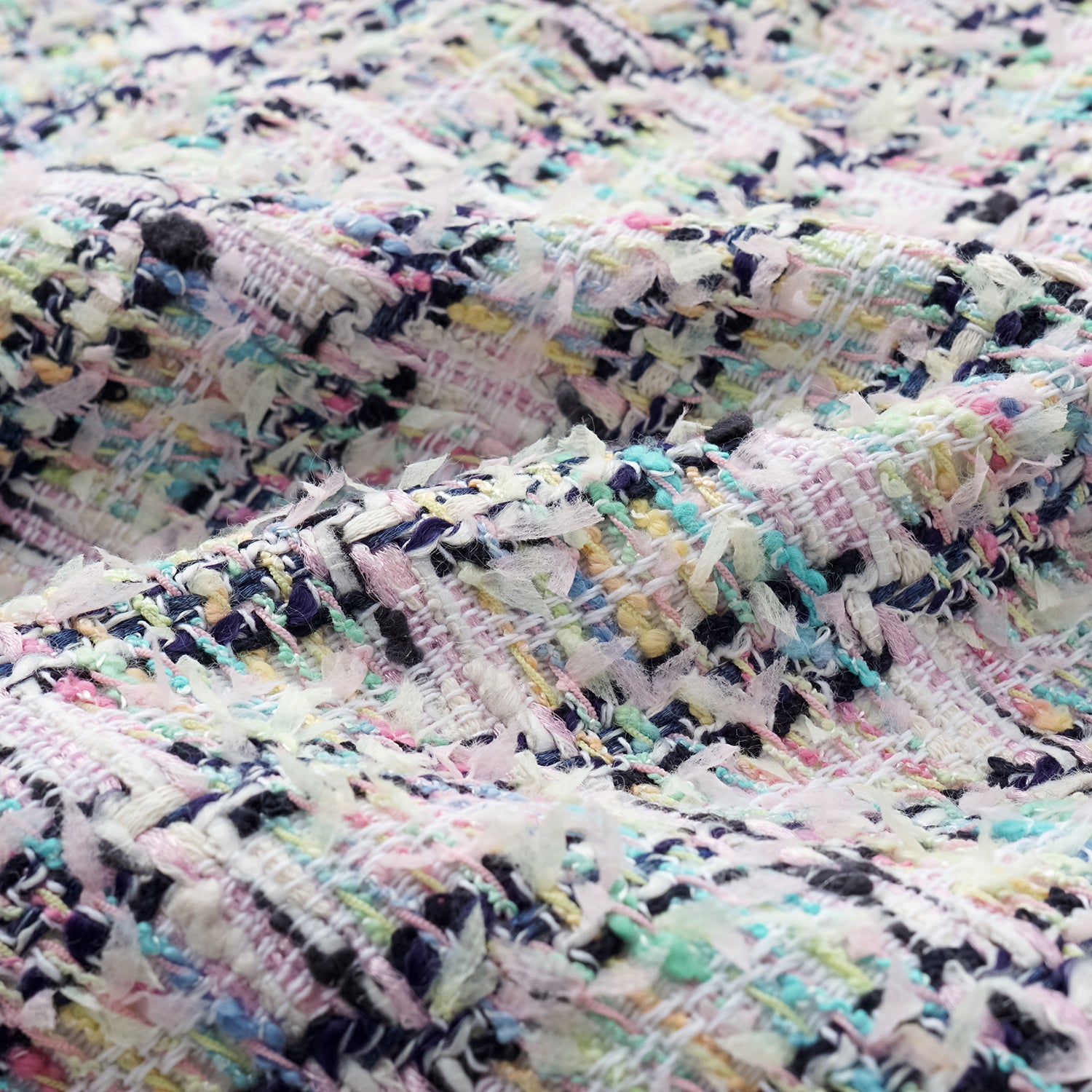 “Weekend at Monaco” 法國輕薄花呢短褲—Dewy Lawn野境綴影