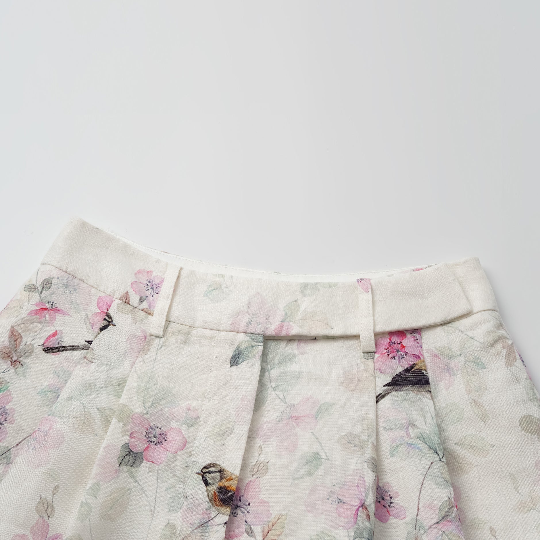 “春意” 義大利繪印藏鑽亞麻輕國風短褲—花枝映羽