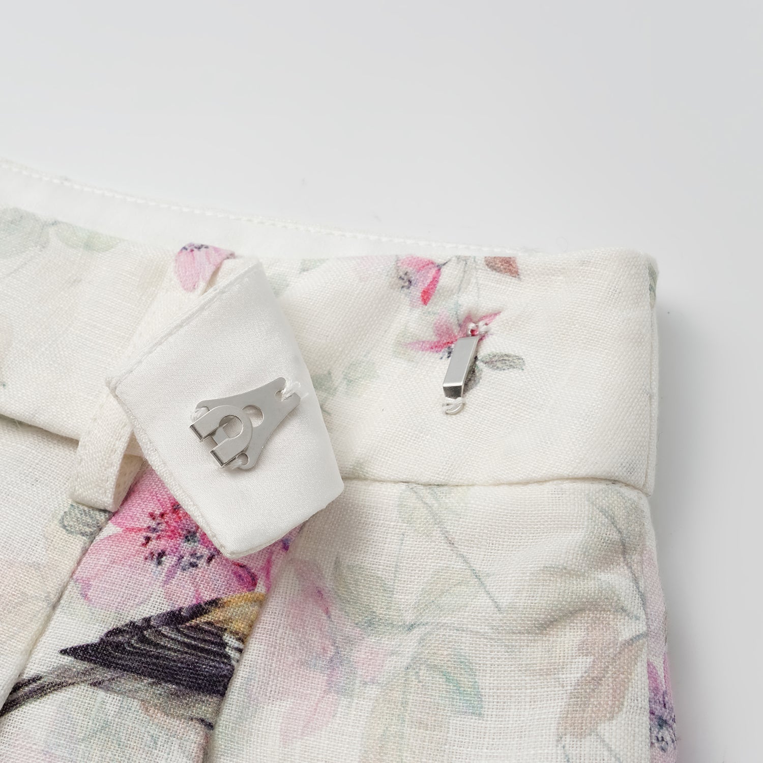 “春意” 義大利繪印藏鑽亞麻輕國風短褲—花枝映羽