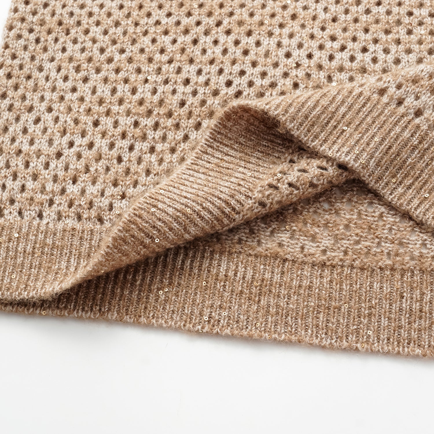 "Chelsea Citywalk." 100% Cashmere 亮片蕾絲編織工藝針織背心—Cinnamon Latte