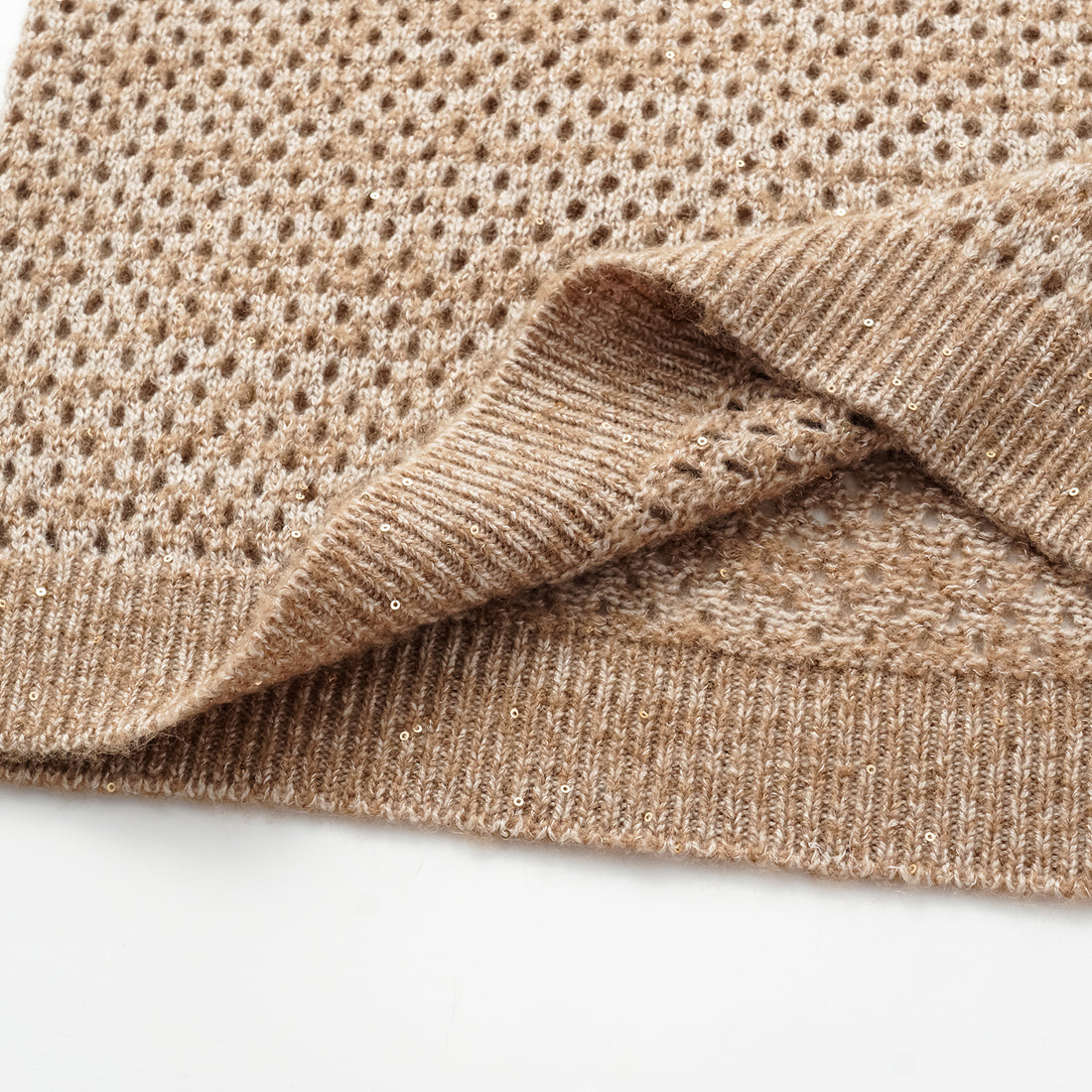 "Chelsea Citywalk." 100% Cashmere 亮片蕾絲編織工藝針織背心—Cinnamon Latte