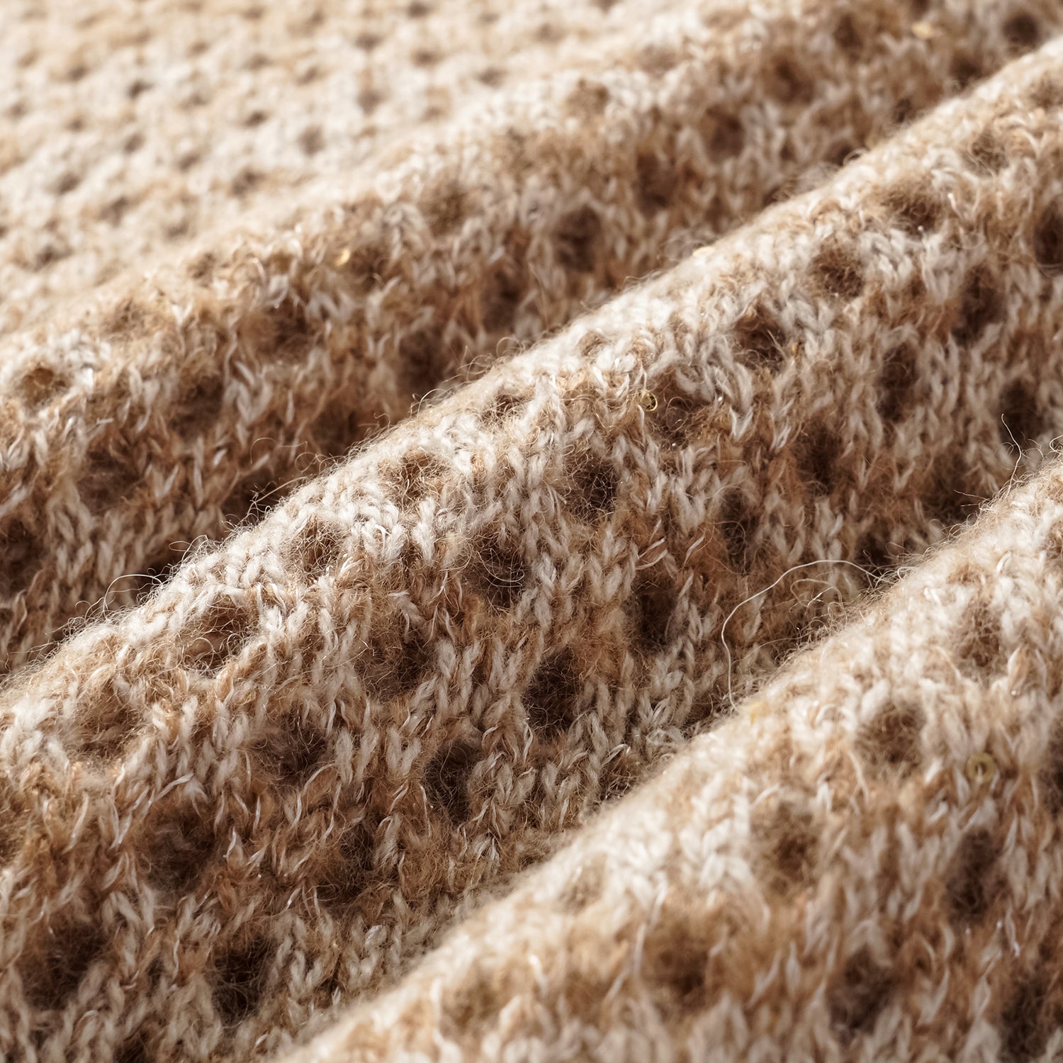 "Chelsea Citywalk." 100% Cashmere 亮片蕾絲編織工藝針織背心—Cinnamon Latte