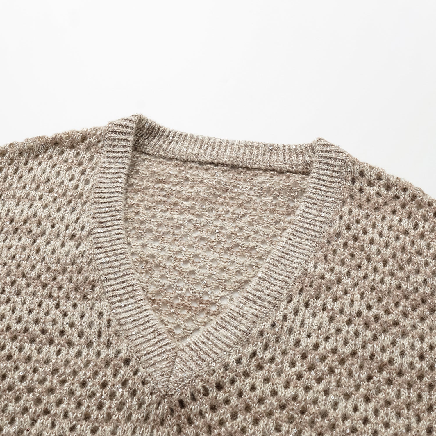 "Chelsea Citywalk." 100% Cashmere 亮片蕾絲編織工藝針織背心—Almond Cappuccino