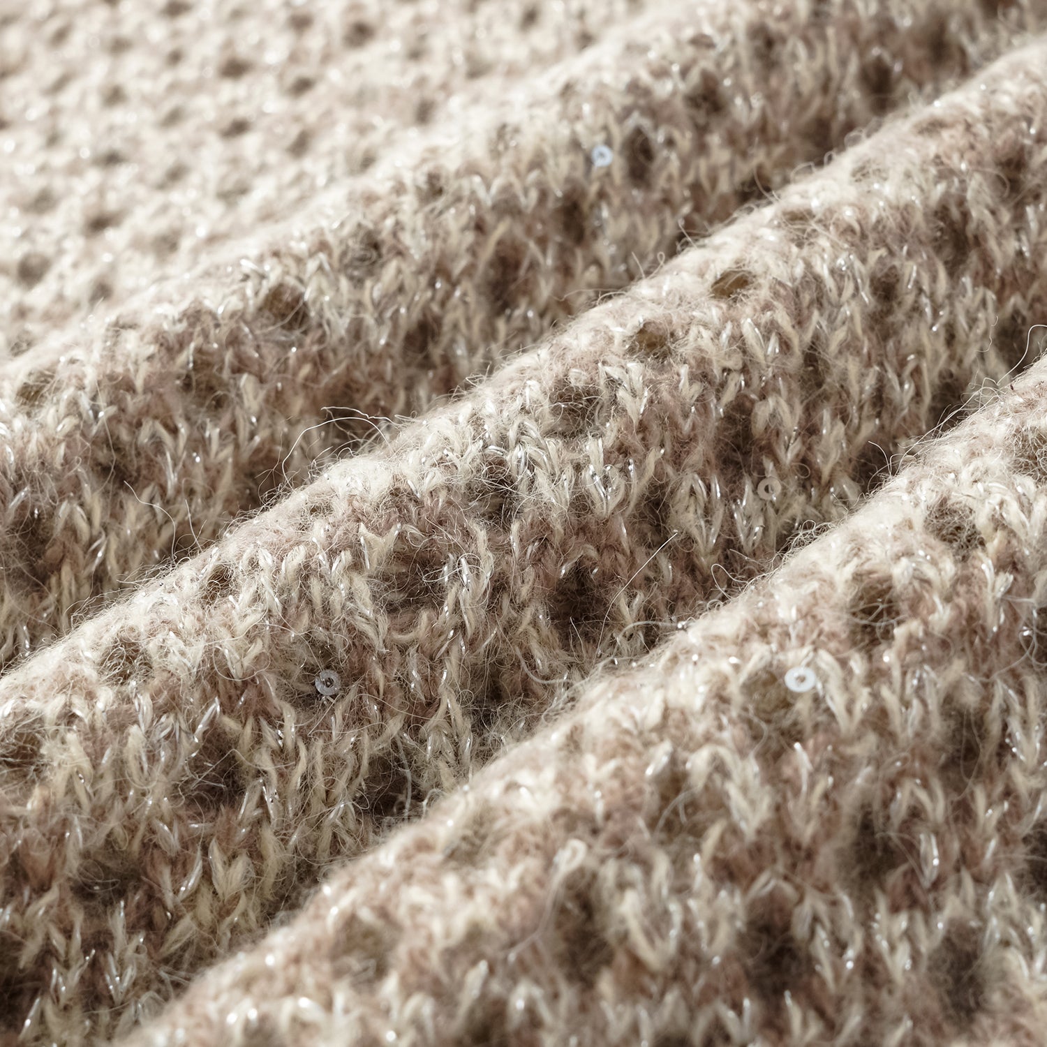 "Chelsea Citywalk." 100% Cashmere 亮片蕾絲編織工藝針織背心—Almond Cappuccino