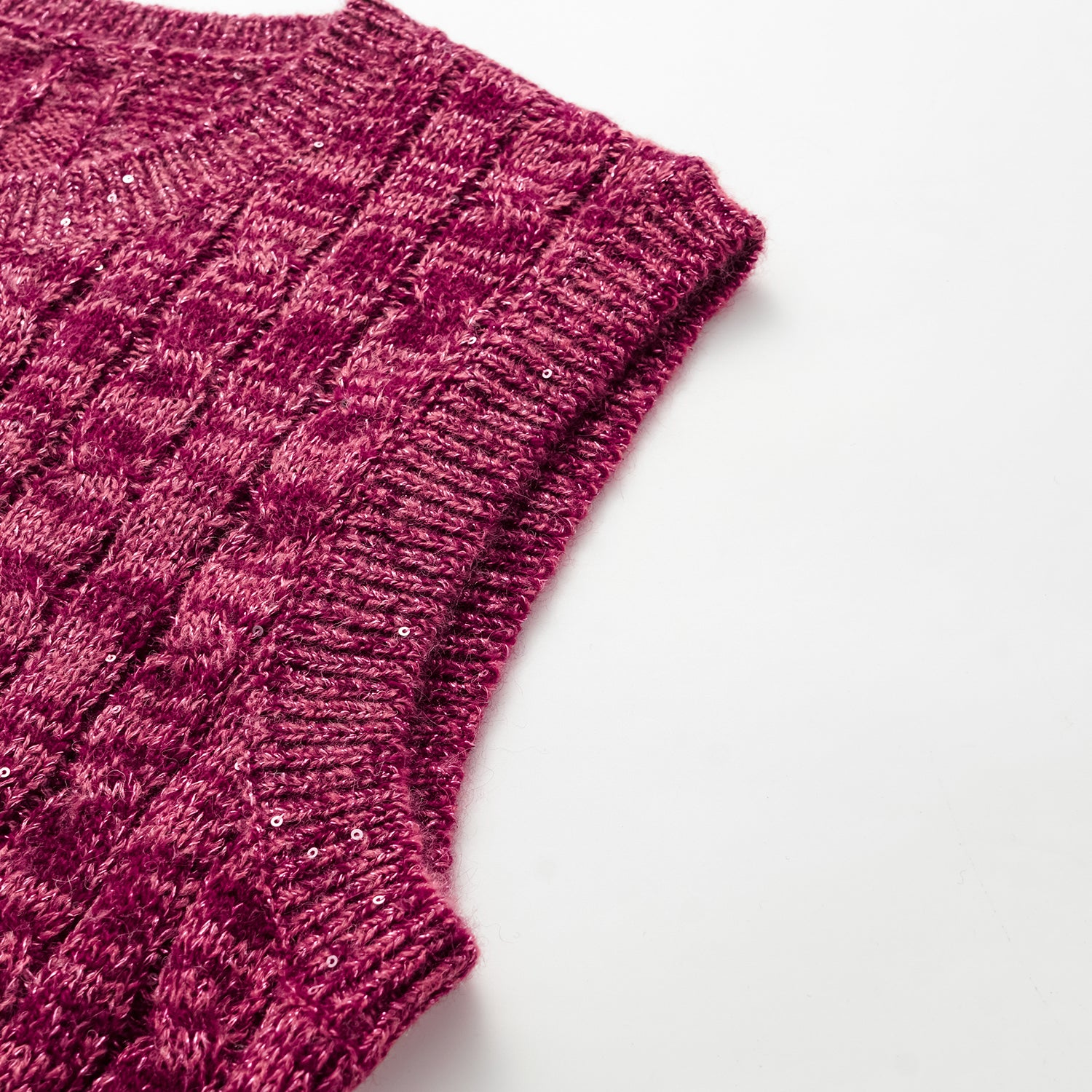 “Winter diary.” 100% Cashmere 亮片麻花編織針織背心—Luck