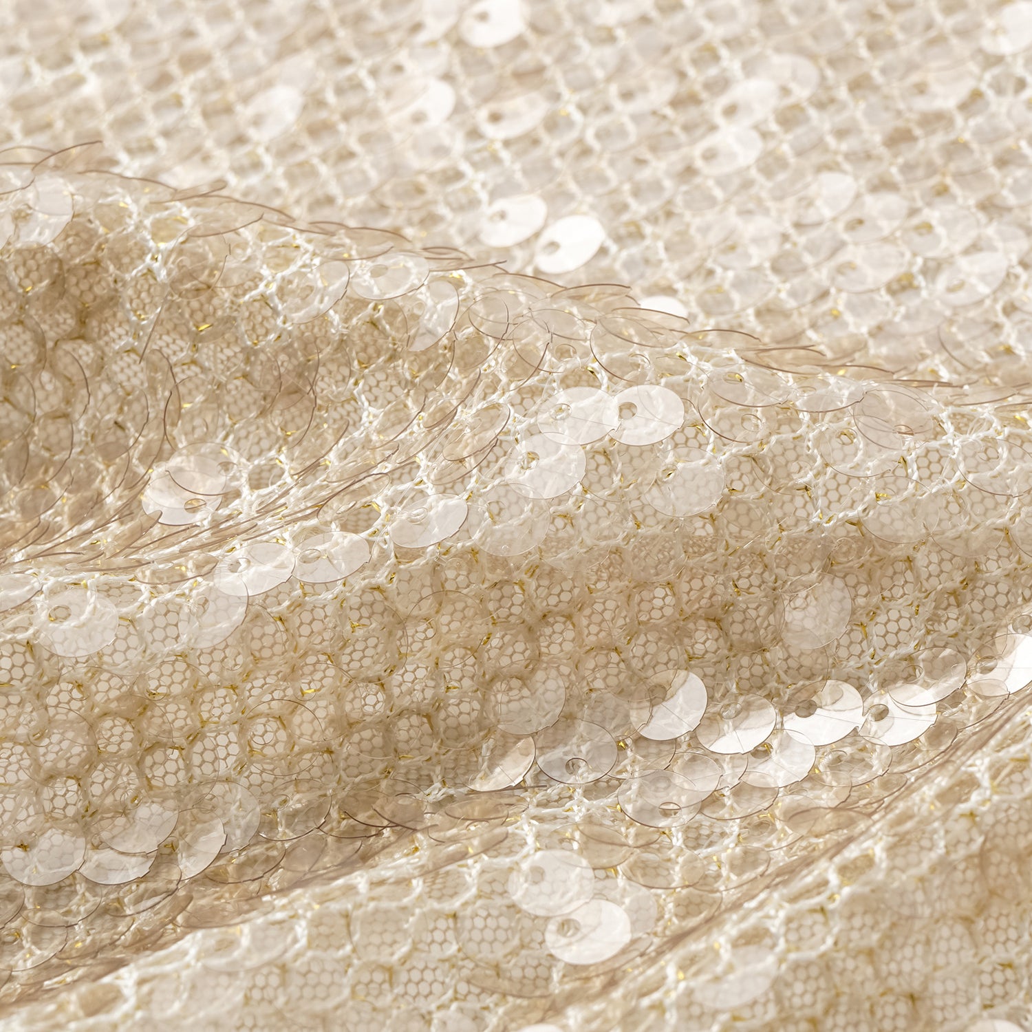 “Daytime Party.” 粼波光藝針織小外套